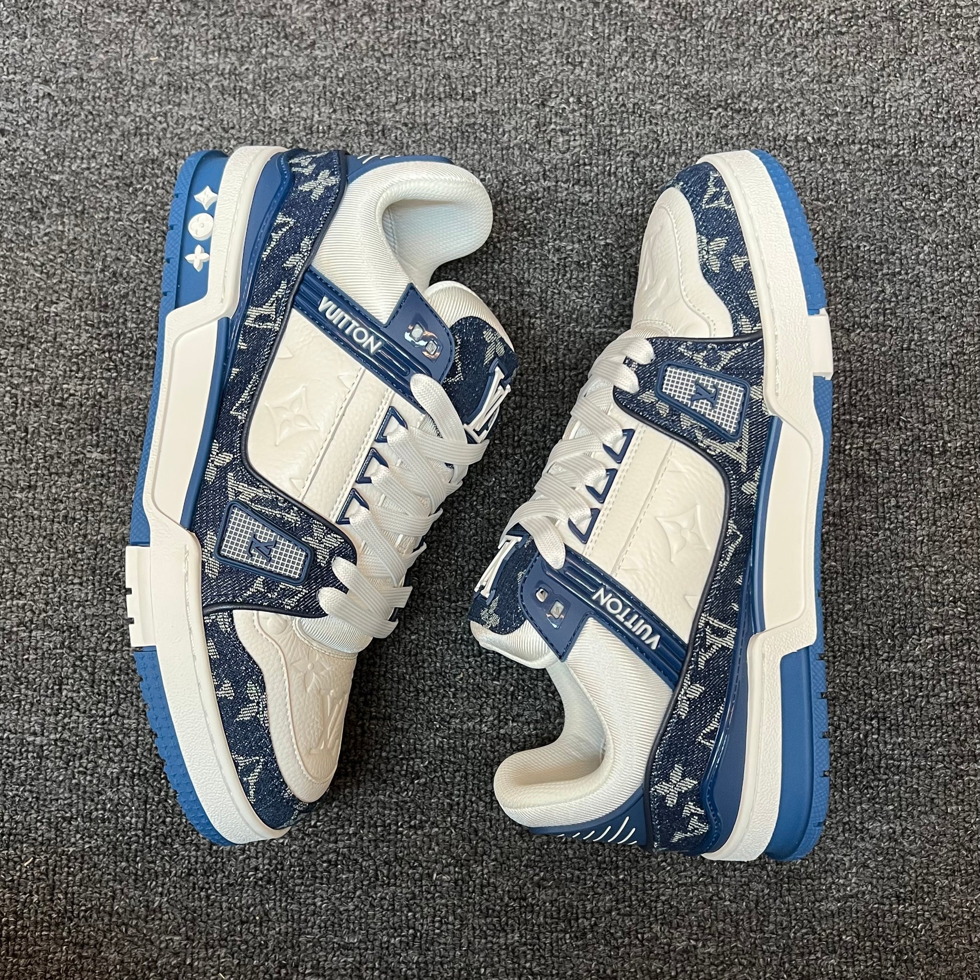 LOUIS VUITTON Trainer navy