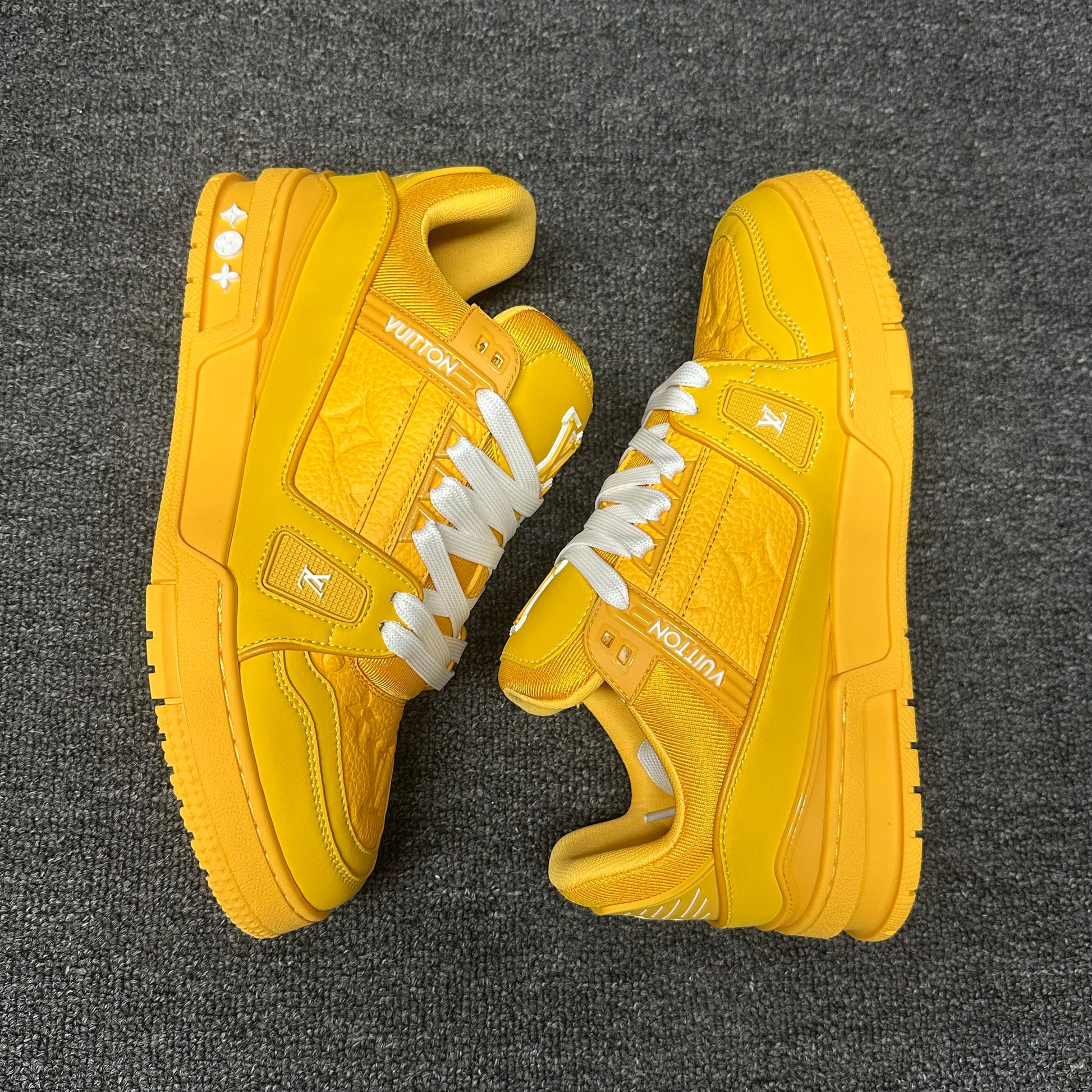 LOUIS VUITTON Trainer yellow