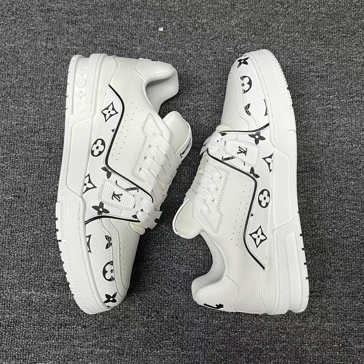 LOUIS VUITTON BOARD SKATES blanc Imprimé intégral