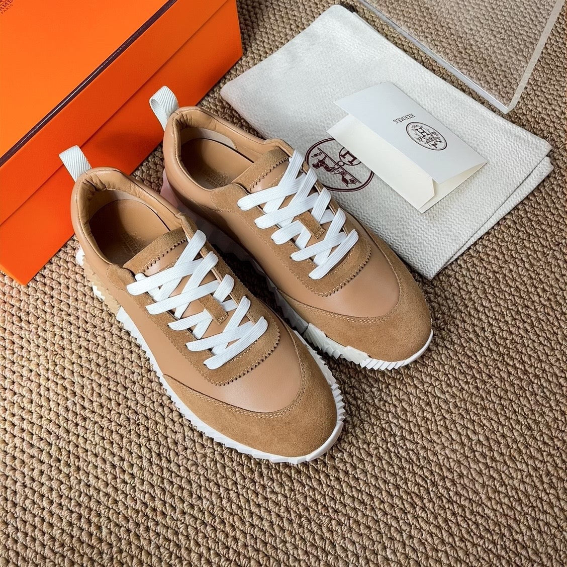 HERMES Bouncing White brown