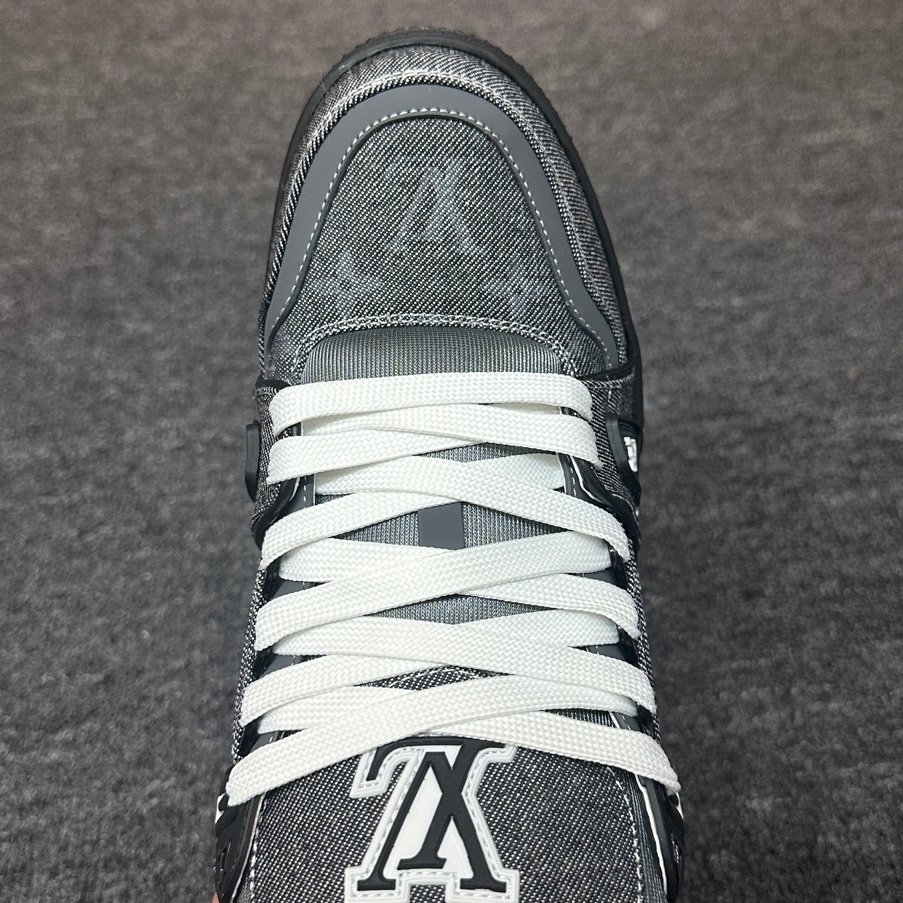 LOUIS VUITTON Trainer grey-black