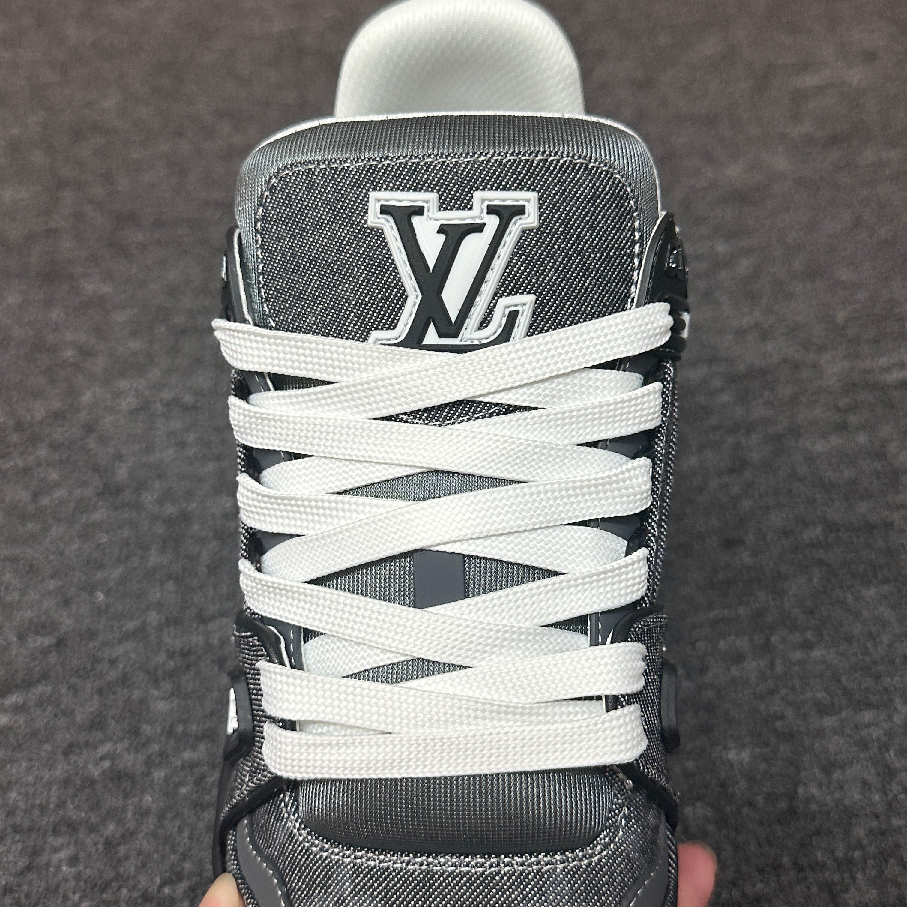 LOUIS VUITTON Trainer grey-black