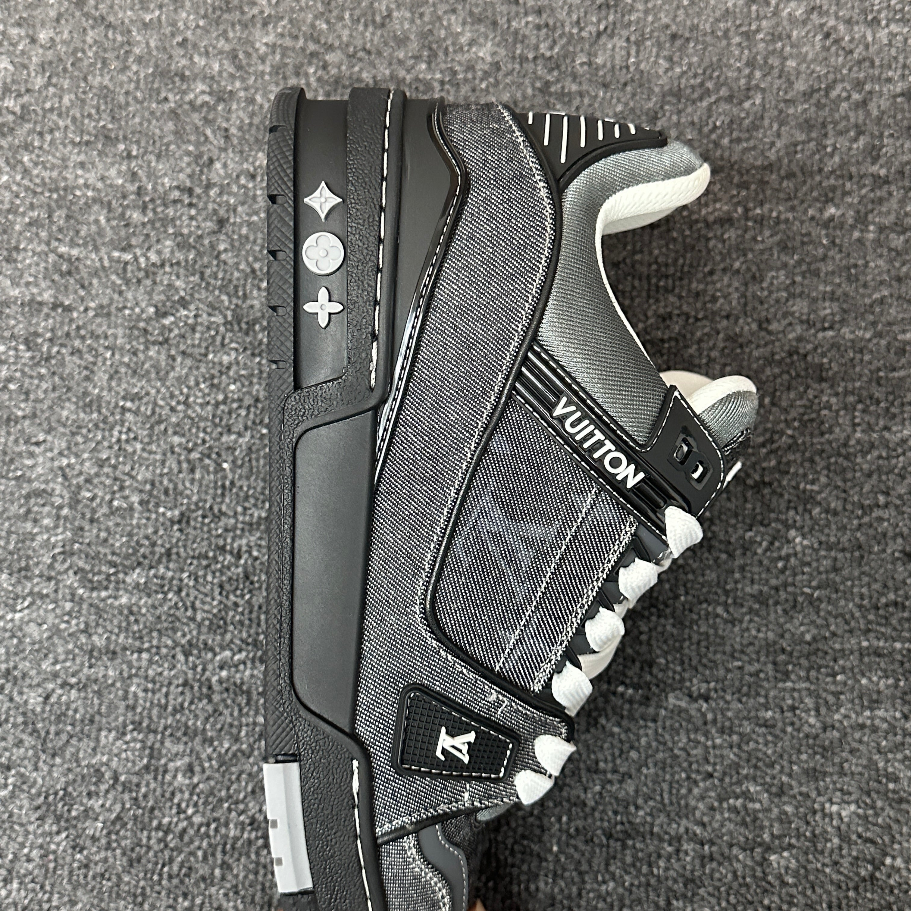 LOUIS VUITTON Trainer grey-black