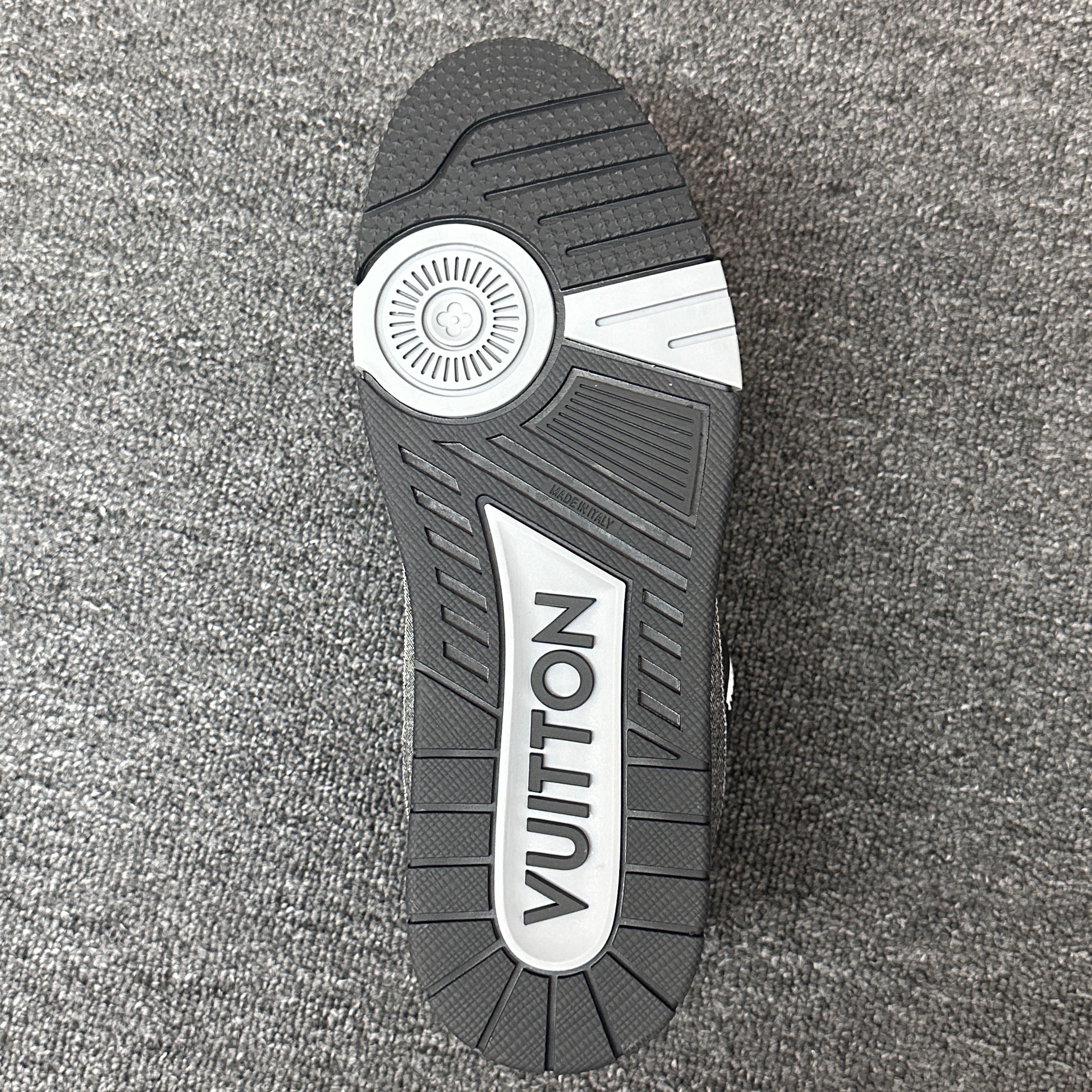 LOUIS VUITTON Trainer grey-black