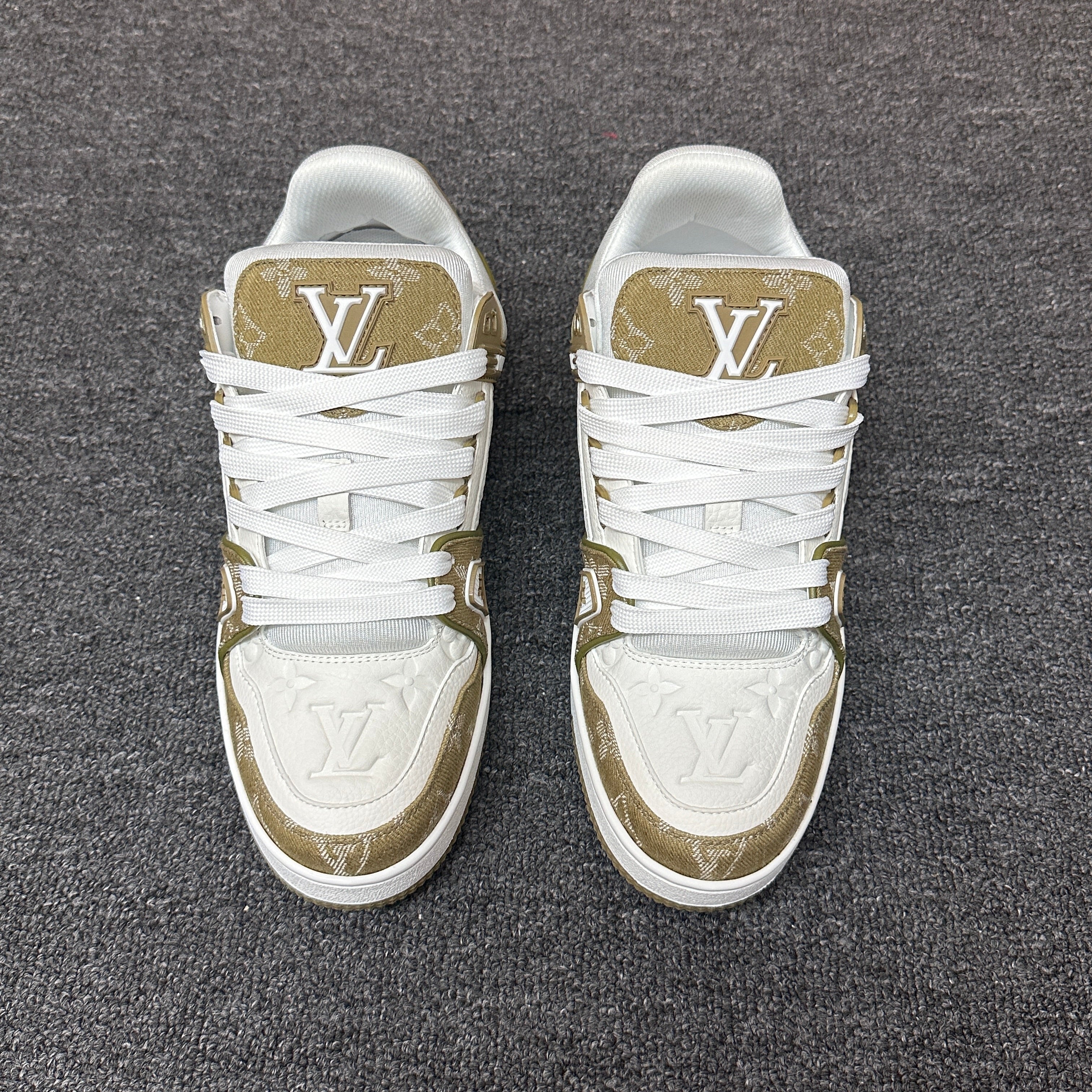 LOUIS VUITTON Trainer Beige Brown