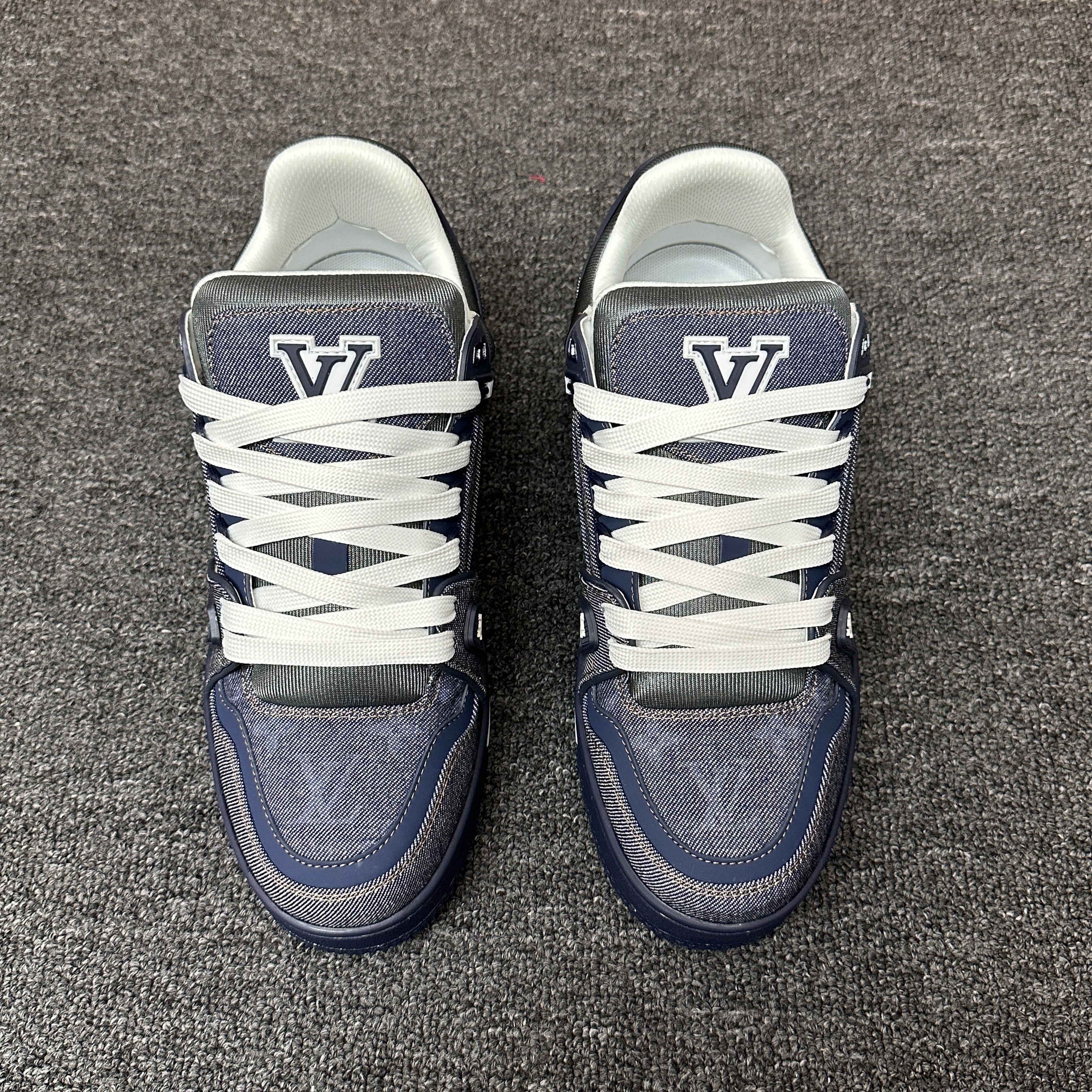 LOUIS VUITTON Trainer Navy Blue