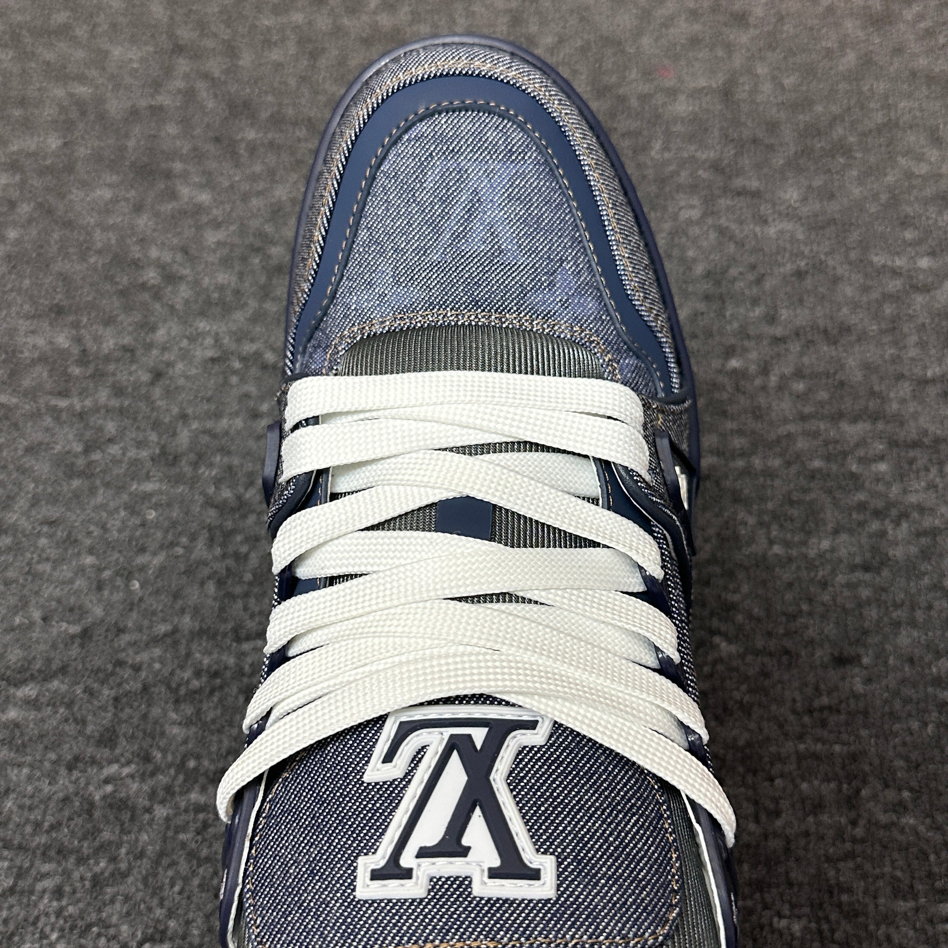 LOUIS VUITTON Trainer Navy Blue