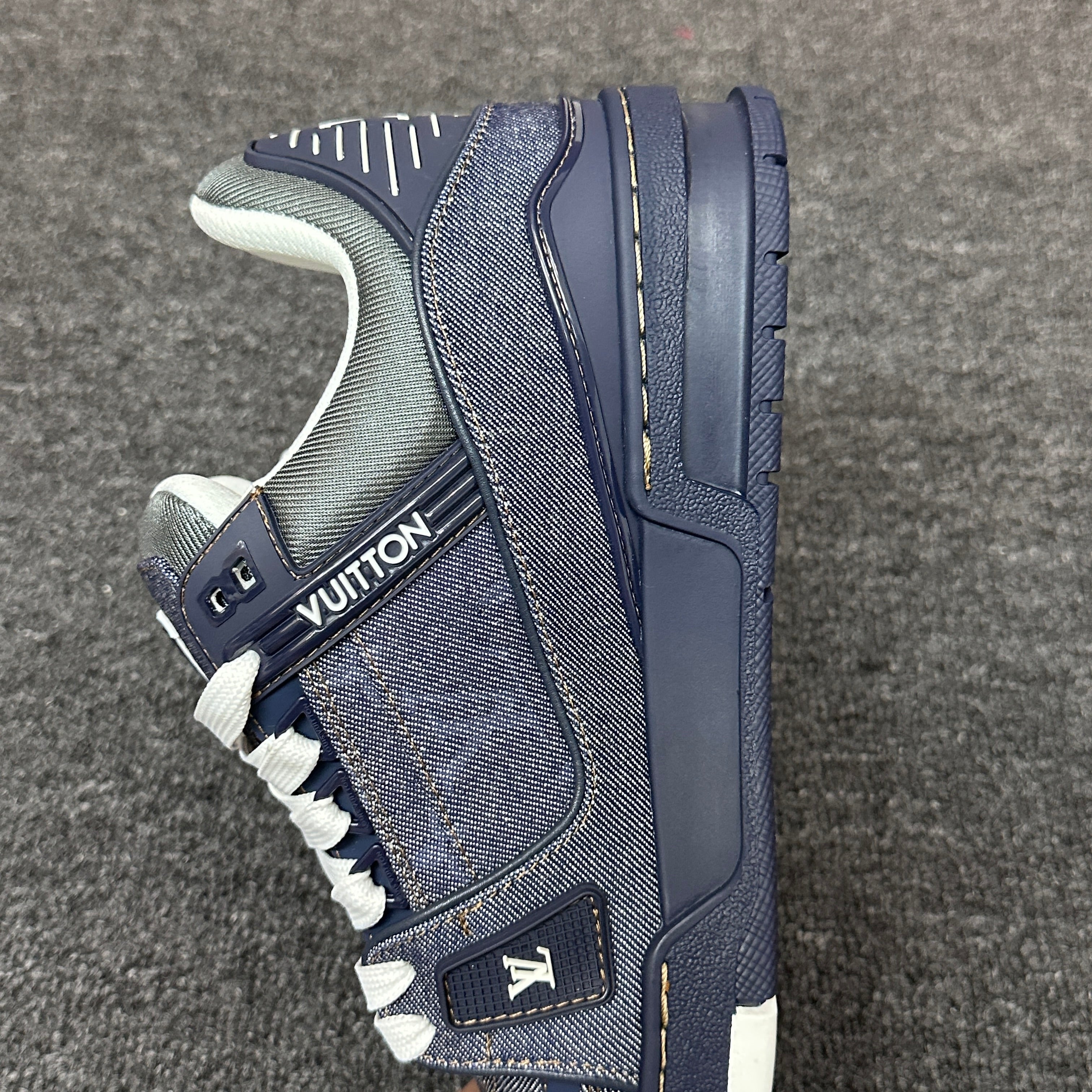 LOUIS VUITTON Trainer Navy Blue