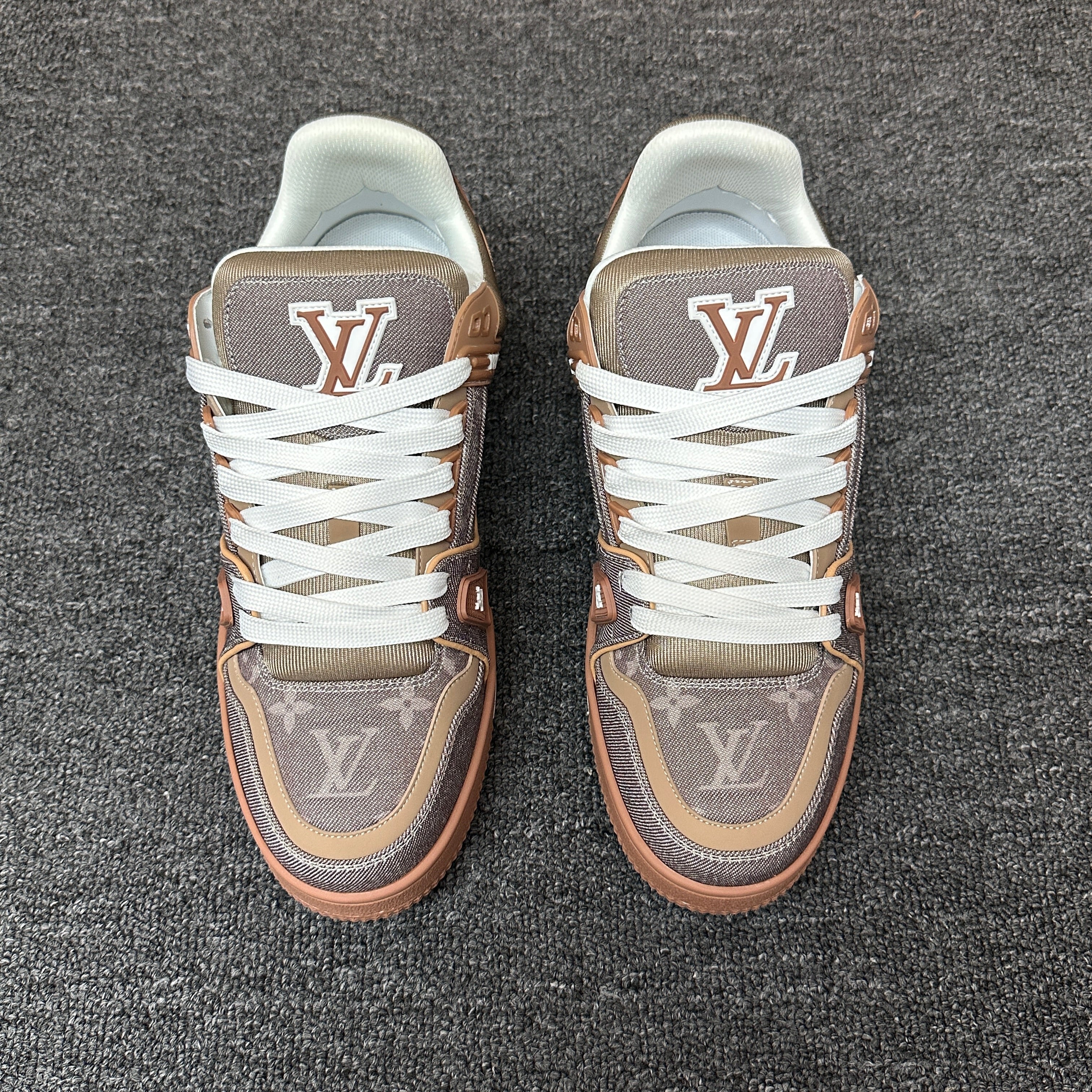LOUIS VUITTON Trainer Brown
