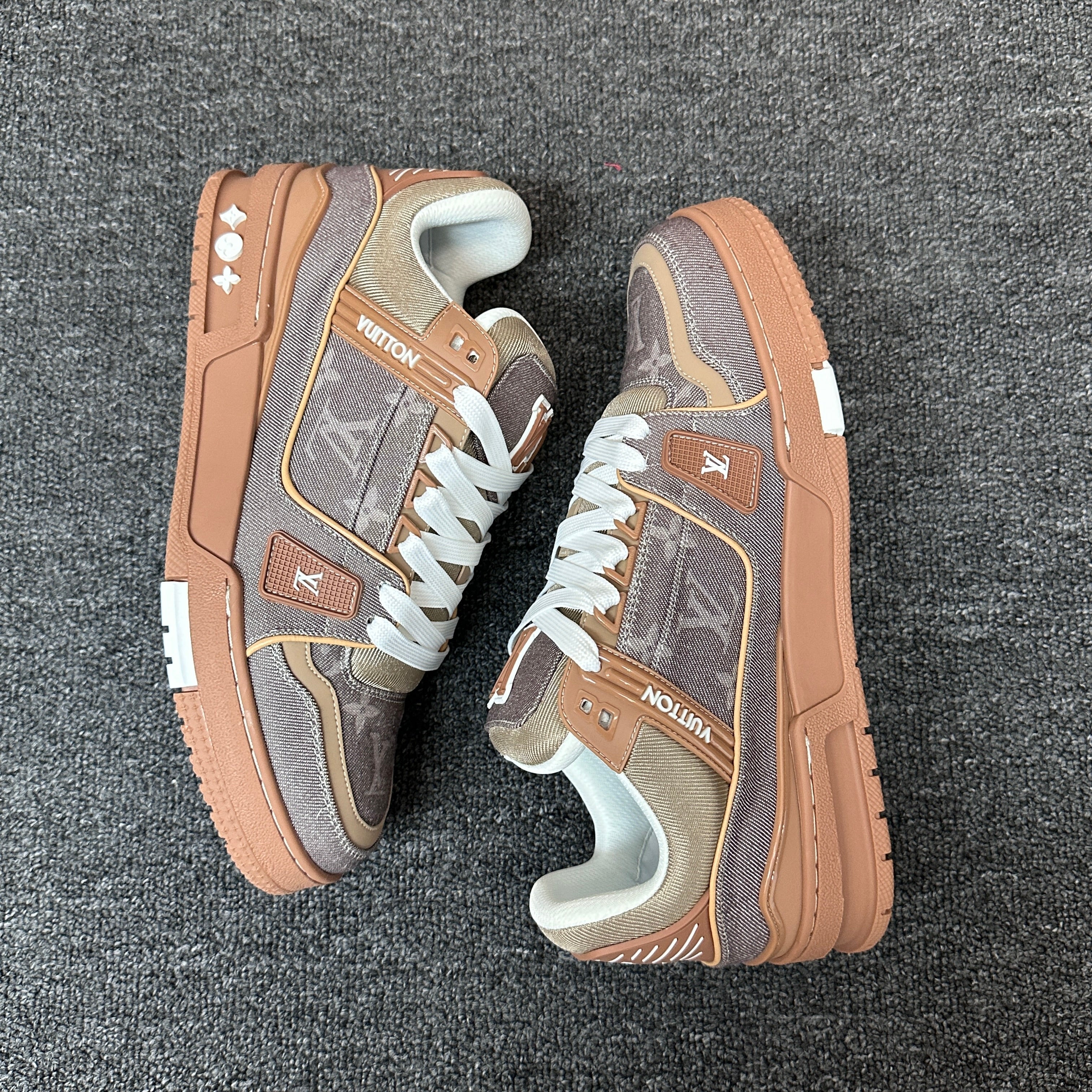 LOUIS VUITTON Trainer Brown