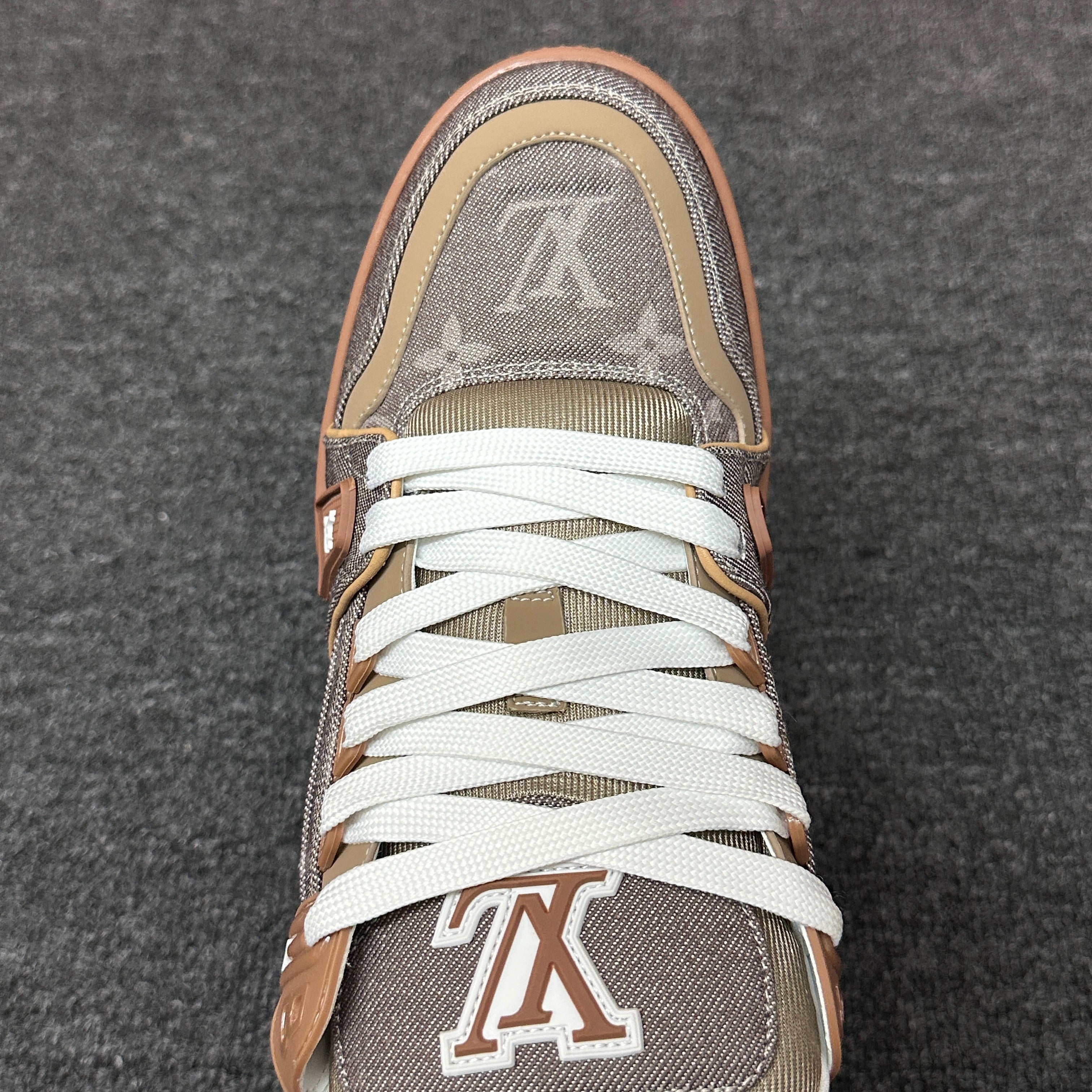 LOUIS VUITTON Trainer Brown