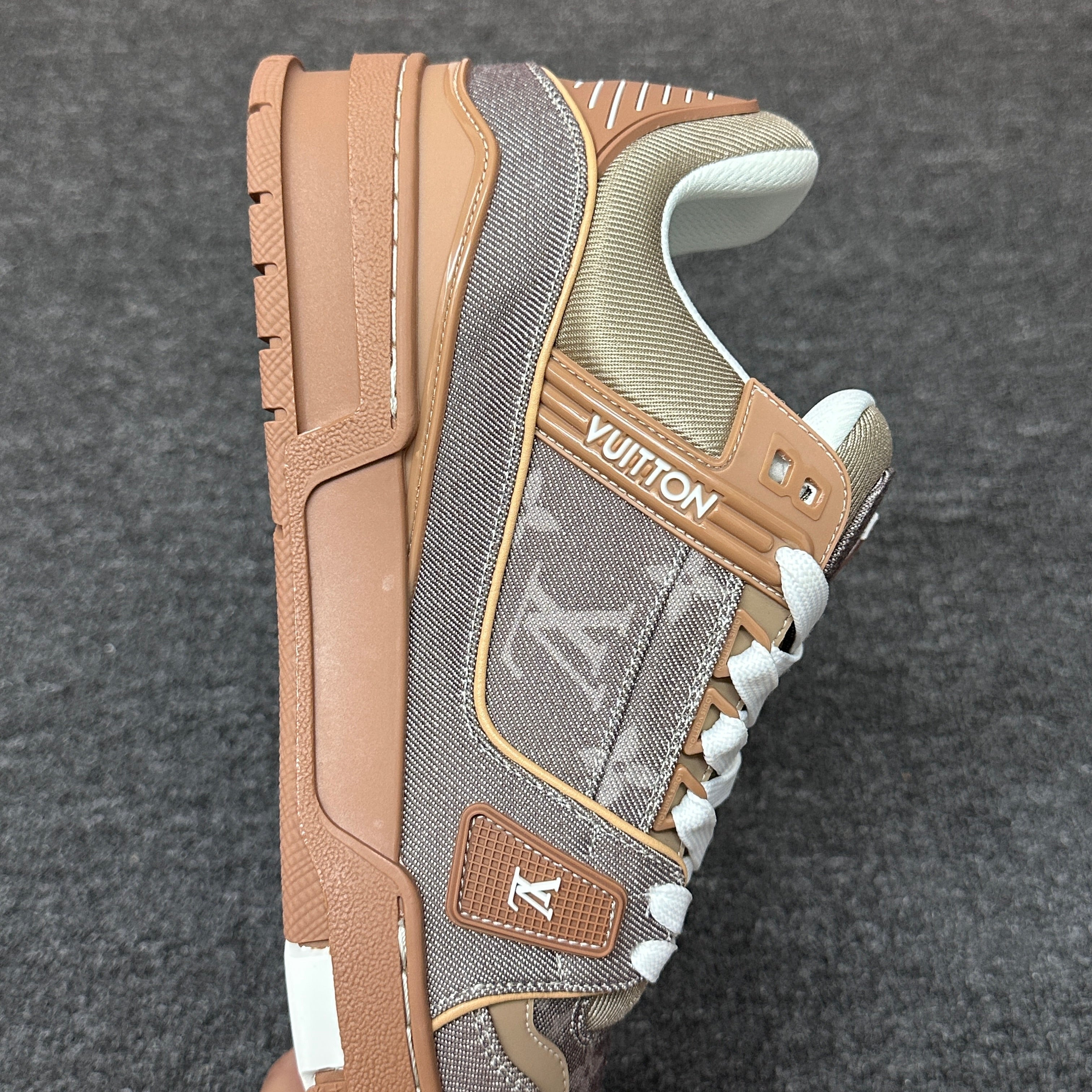 LOUIS VUITTON Trainer Brown
