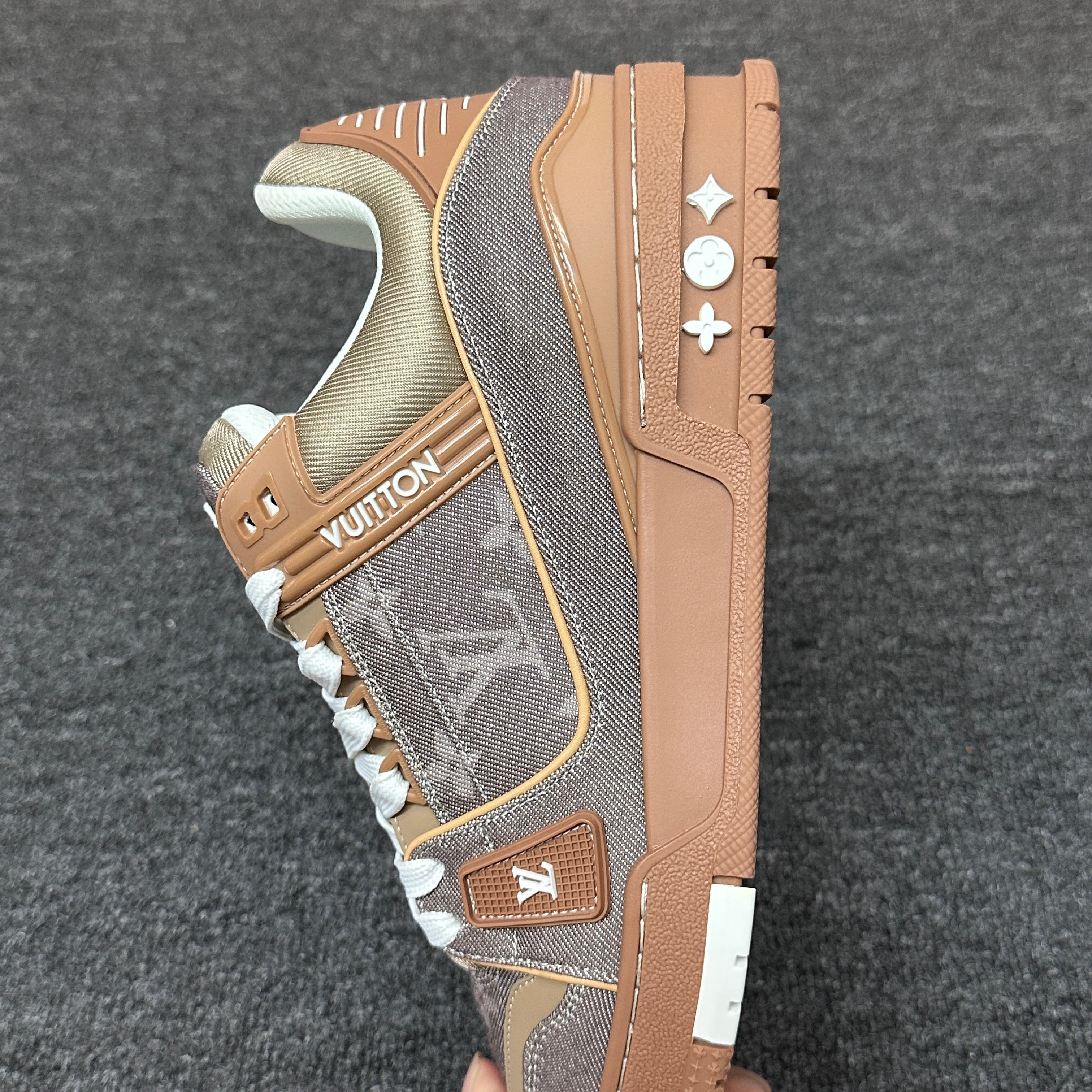 LOUIS VUITTON Trainer Brown