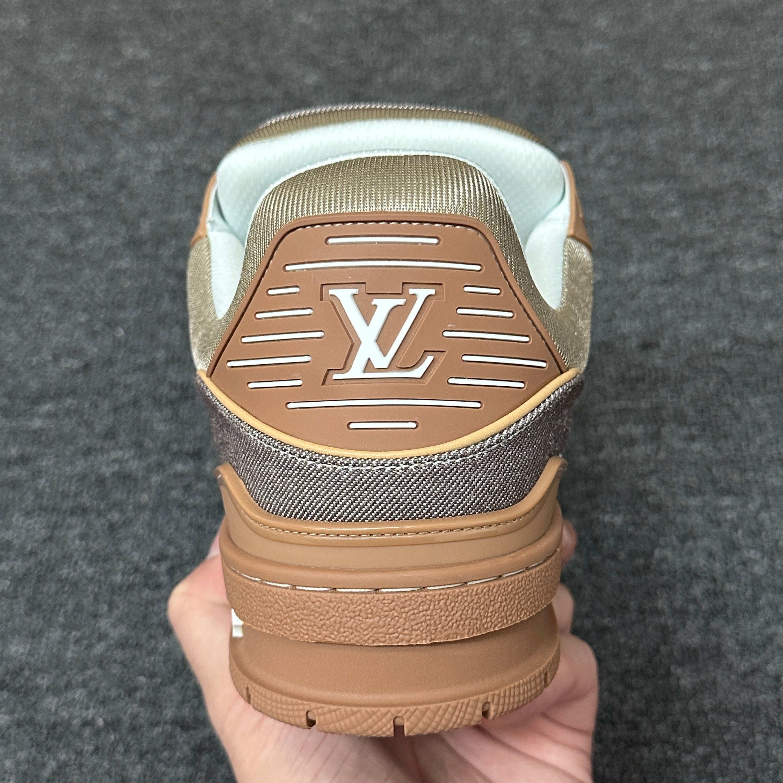 LOUIS VUITTON Trainer Brown