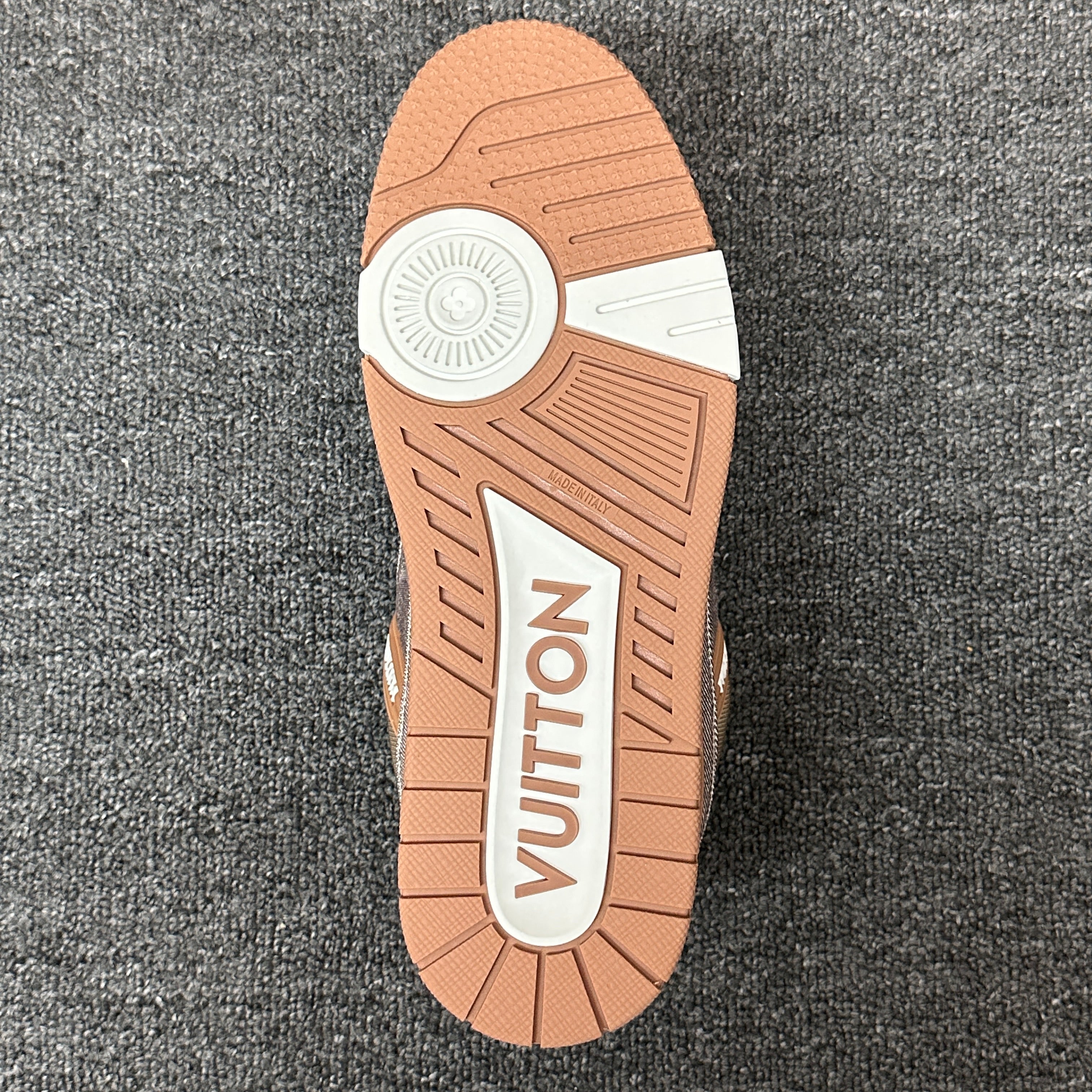 LOUIS VUITTON Trainer Brown