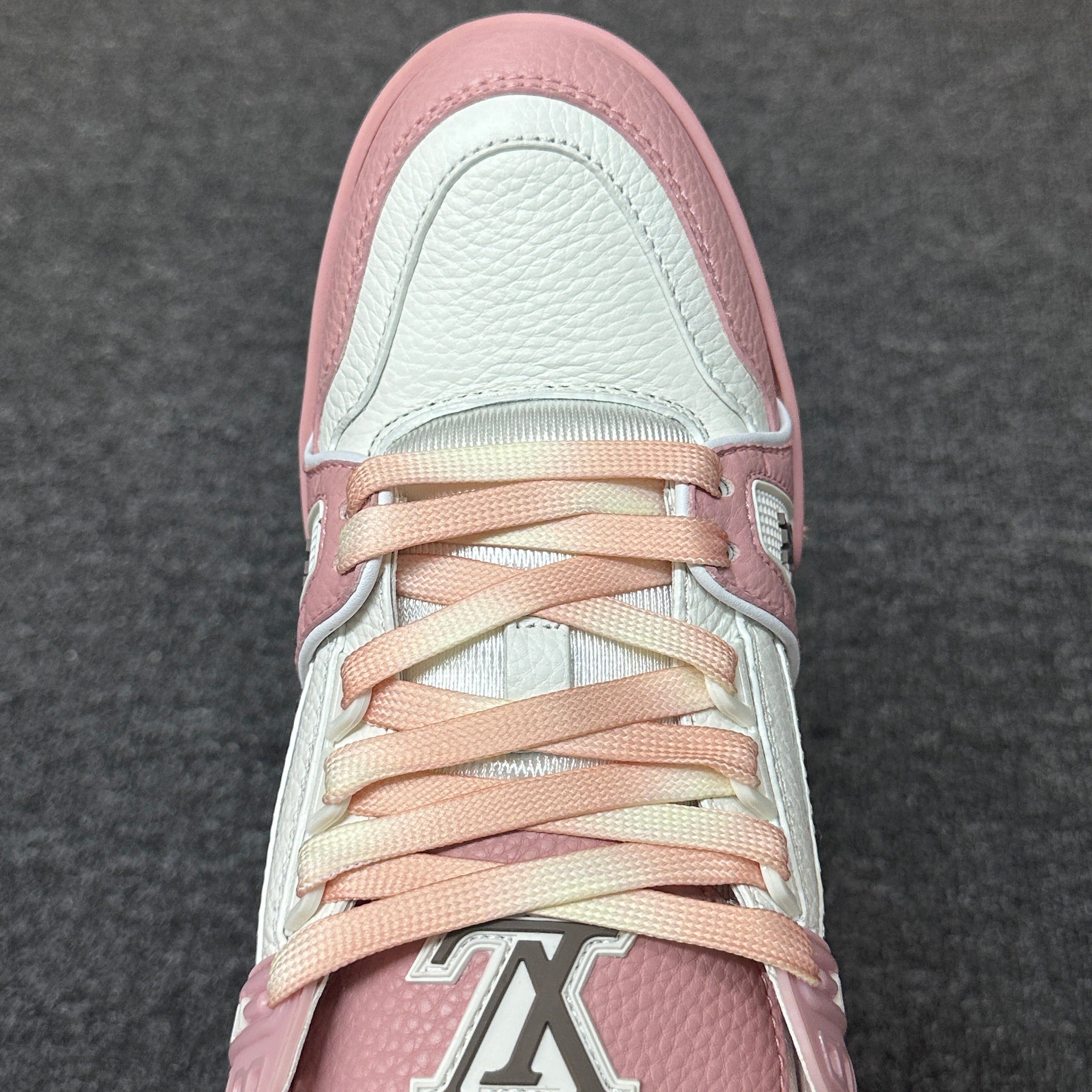 LOUIS VUITTON Trainer WHITE POWDER