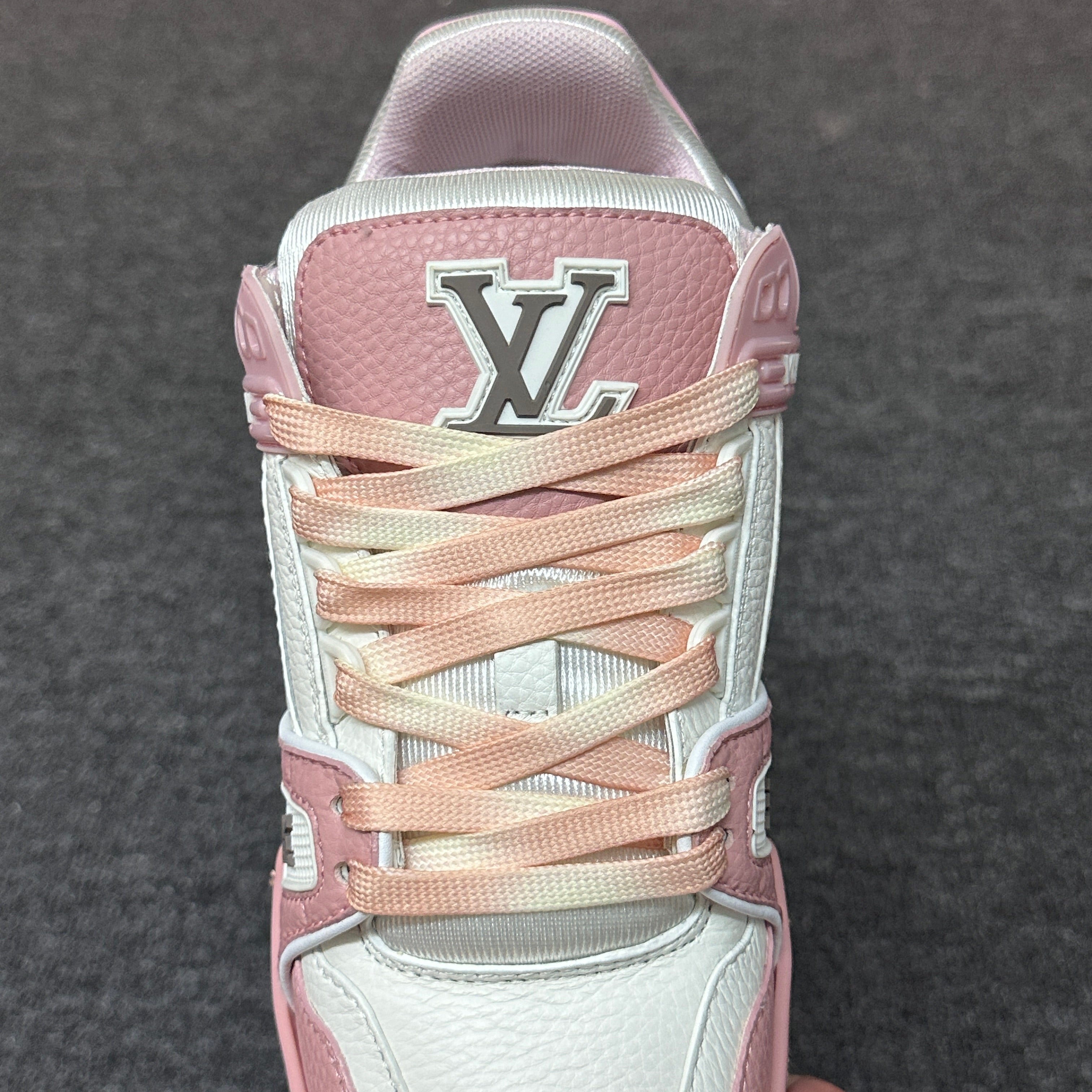 LOUIS VUITTON Trainer WHITE POWDER