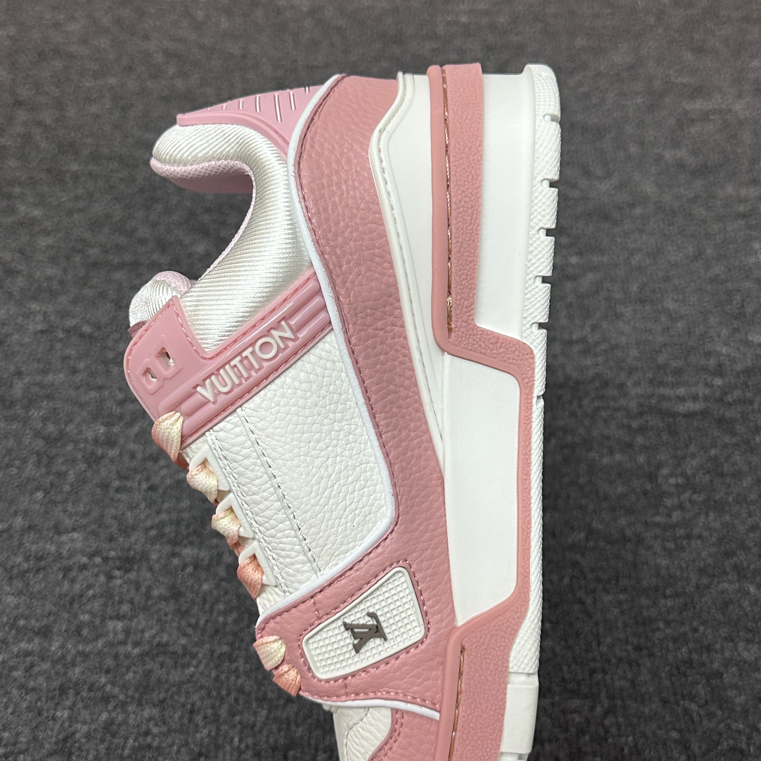 LOUIS VUITTON Trainer WHITE POWDER
