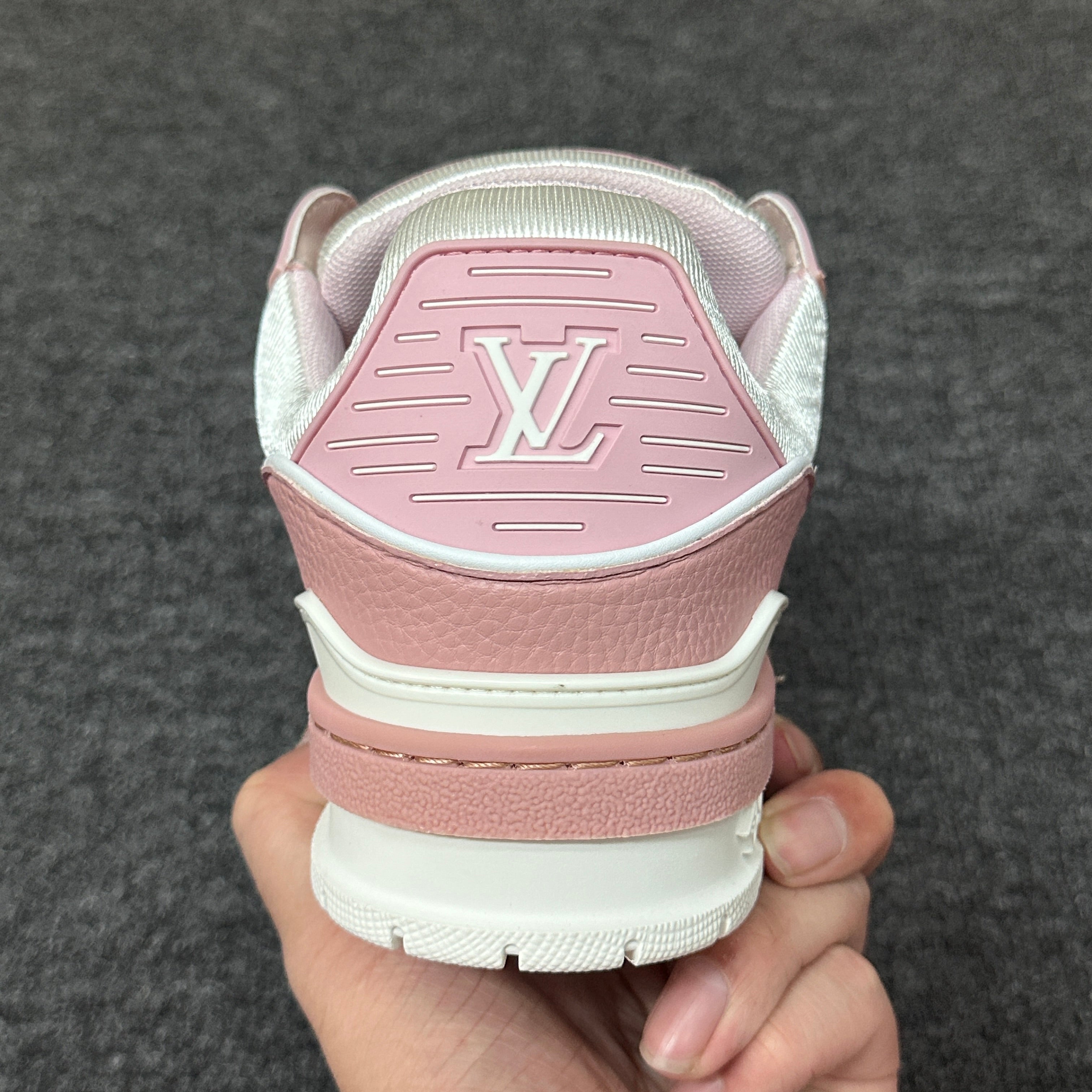 LOUIS VUITTON Trainer WHITE POWDER