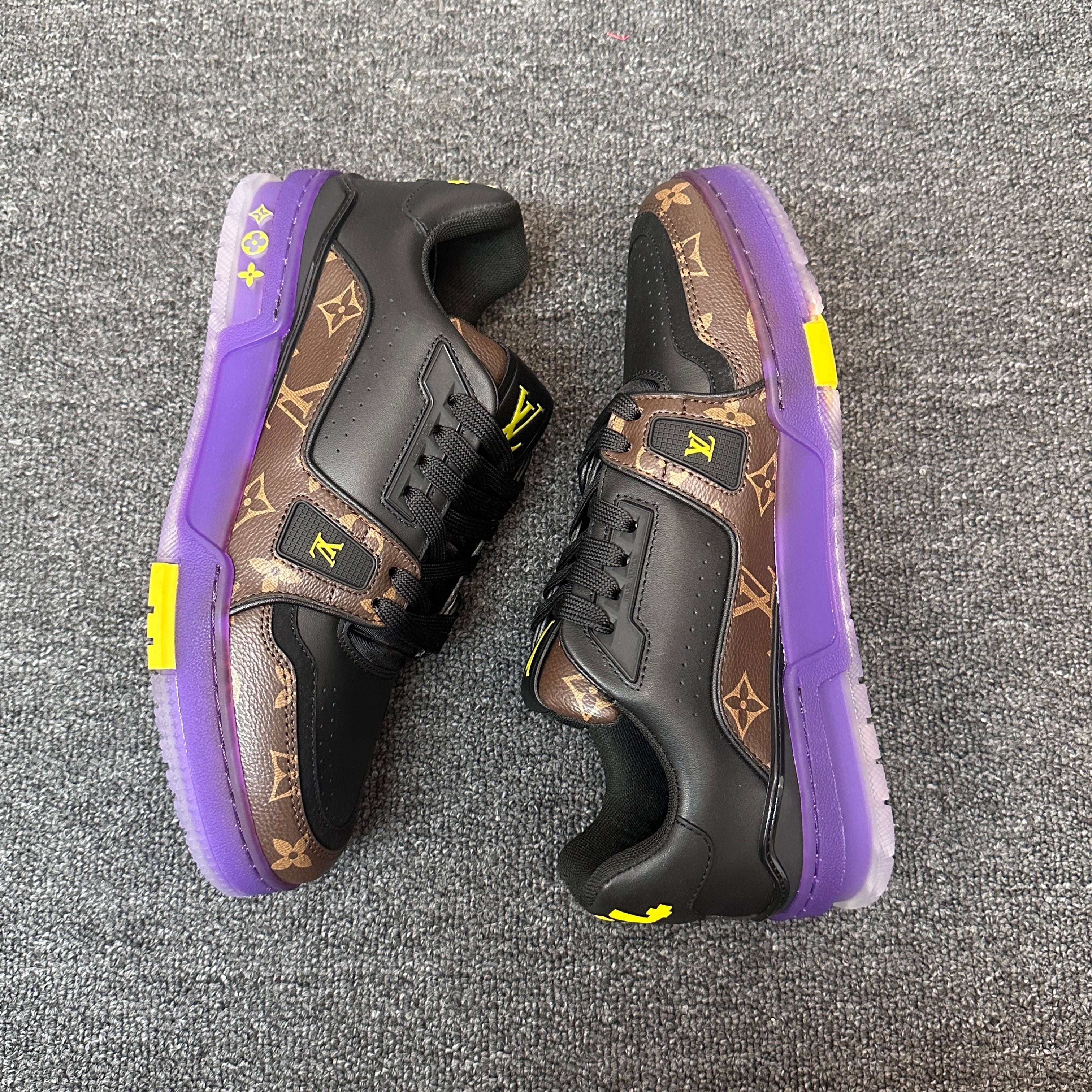 LOUIS VUITTON Trainer PURPLE LAKERS