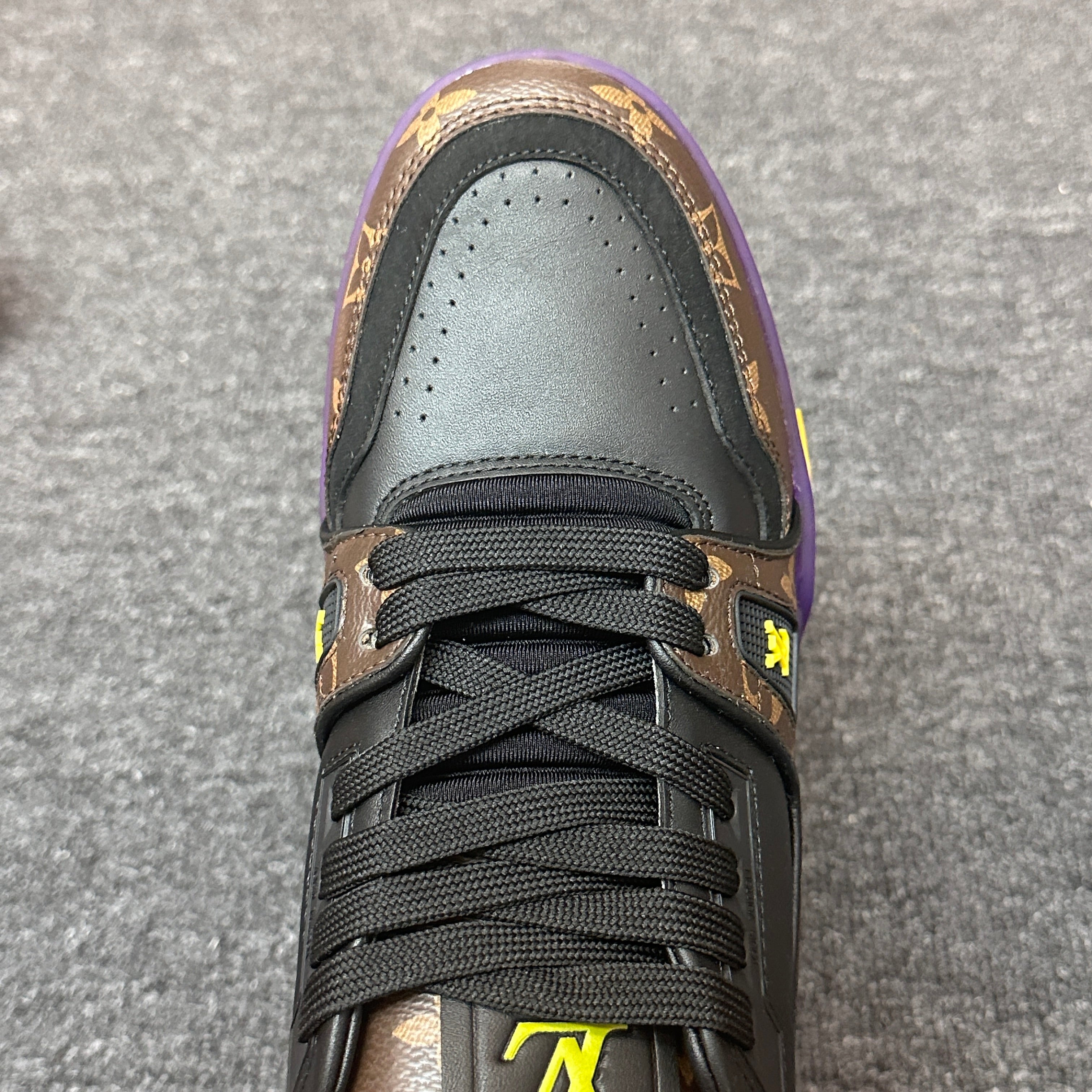 LOUIS VUITTON Trainer PURPLE LAKERS
