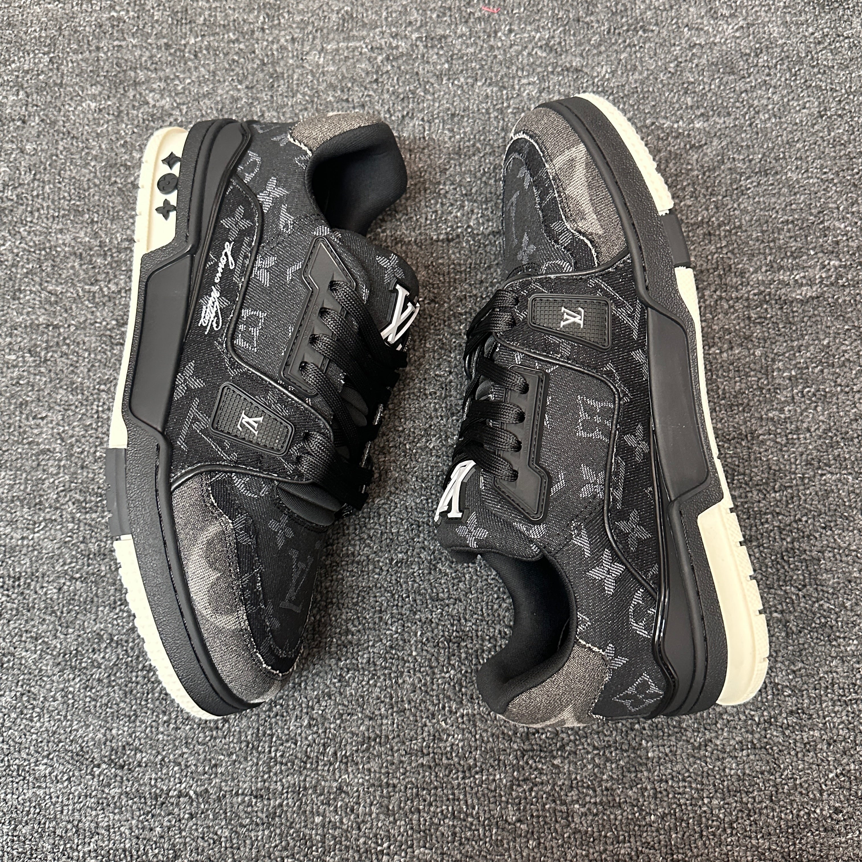 LOUIS VUITTON BOARD SKATES BLACK ASH