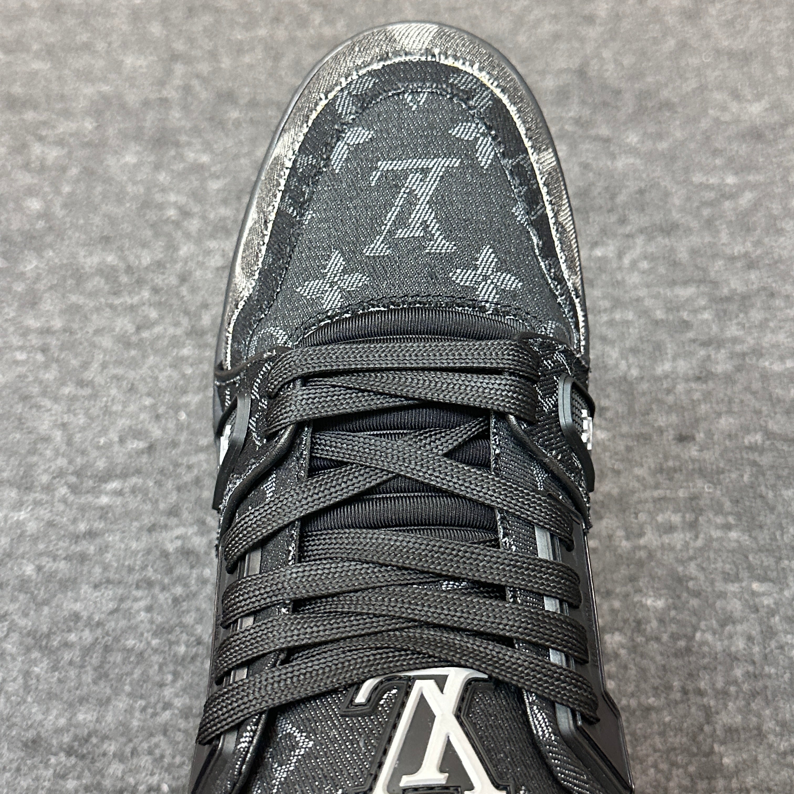 LOUIS VUITTON BOARD SKATES BLACK ASH