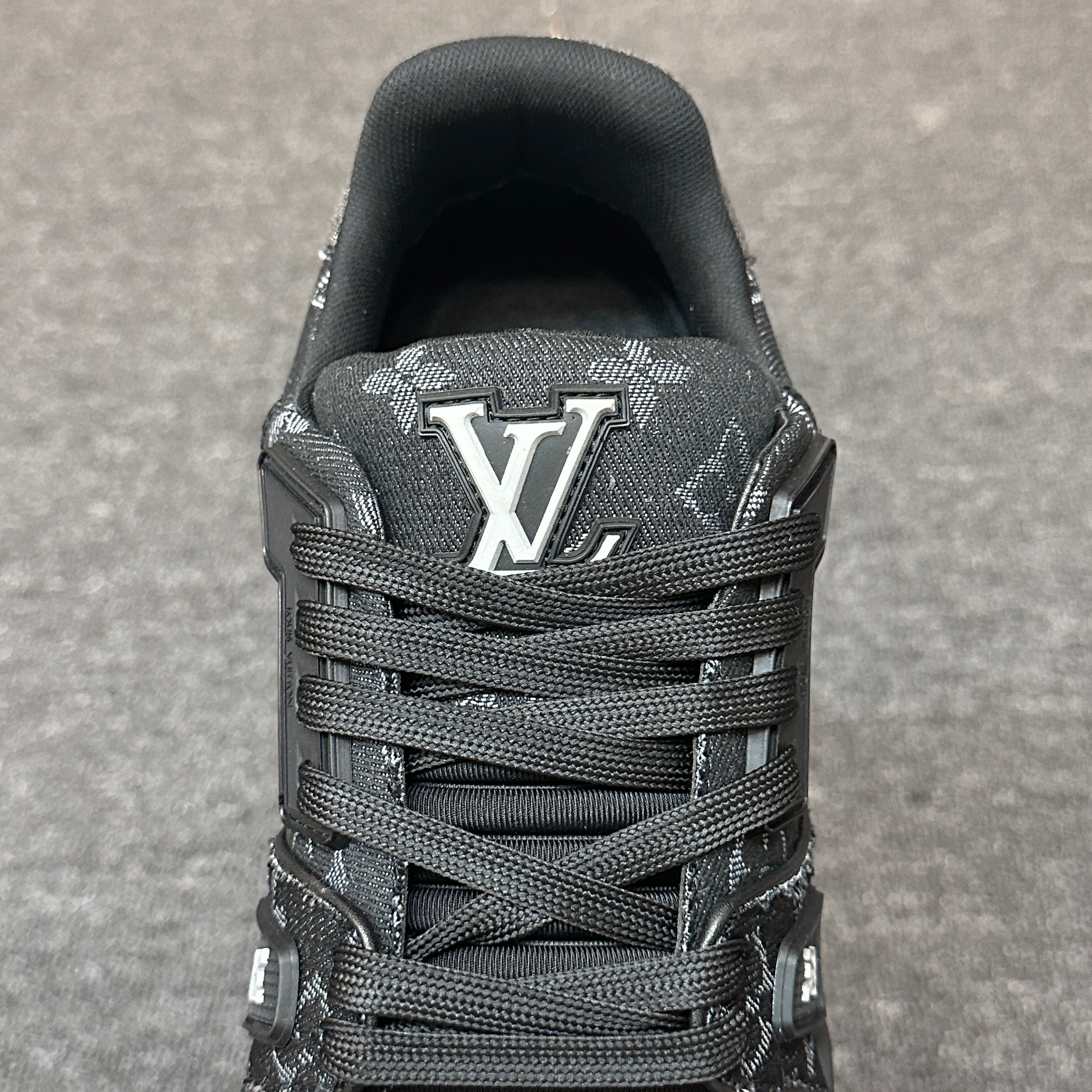 LOUIS VUITTON BOARD SKATES BLACK ASH