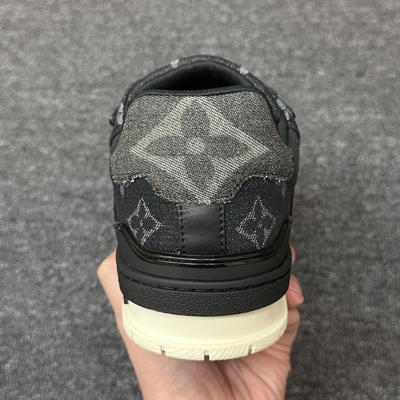 LOUIS VUITTON BOARD SKATES BLACK ASH