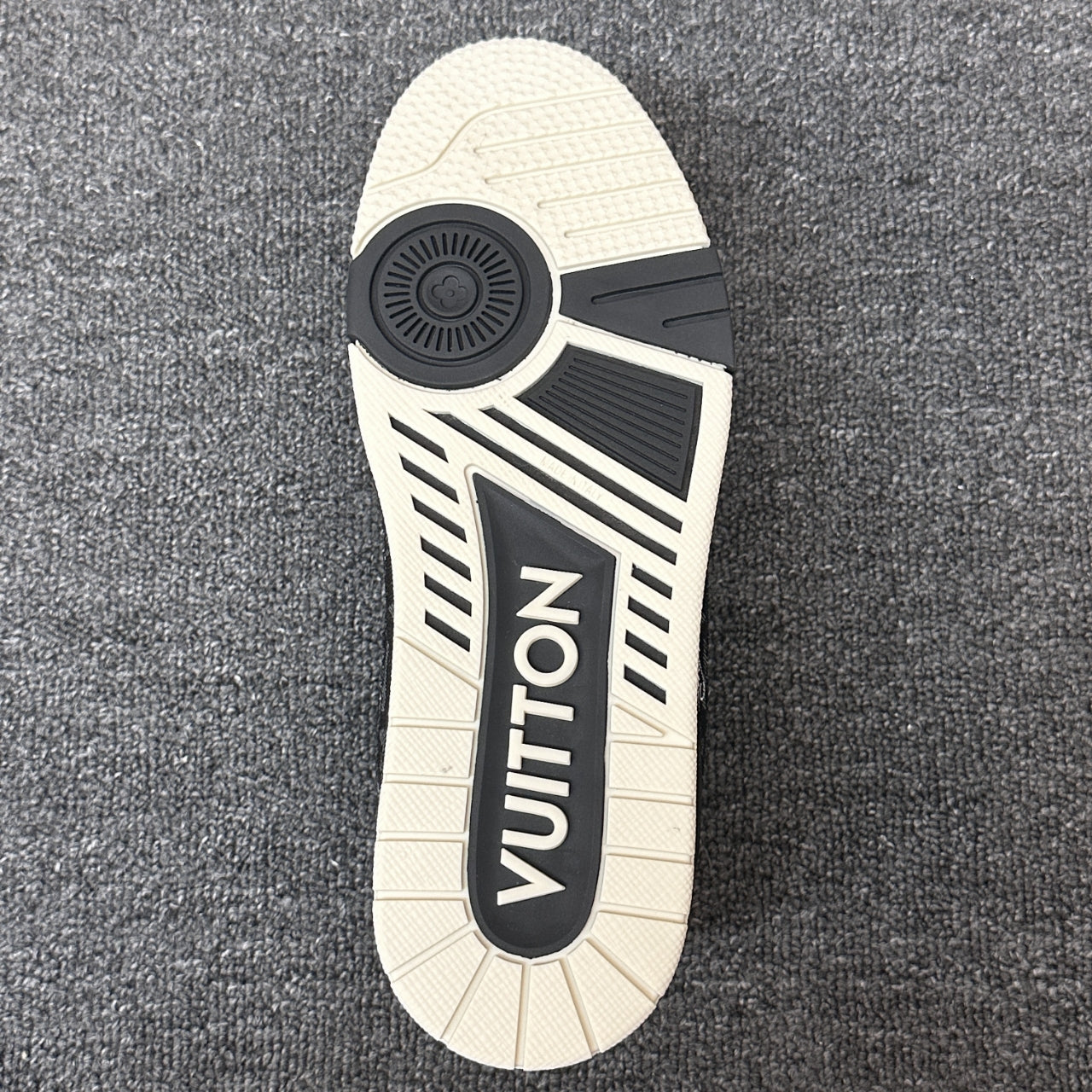 LOUIS VUITTON BOARD SKATES BLACK ASH