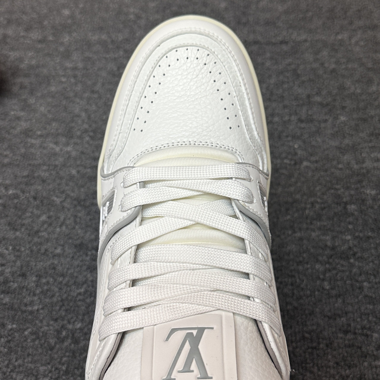 LOUIS VUITTON Trainer White denim