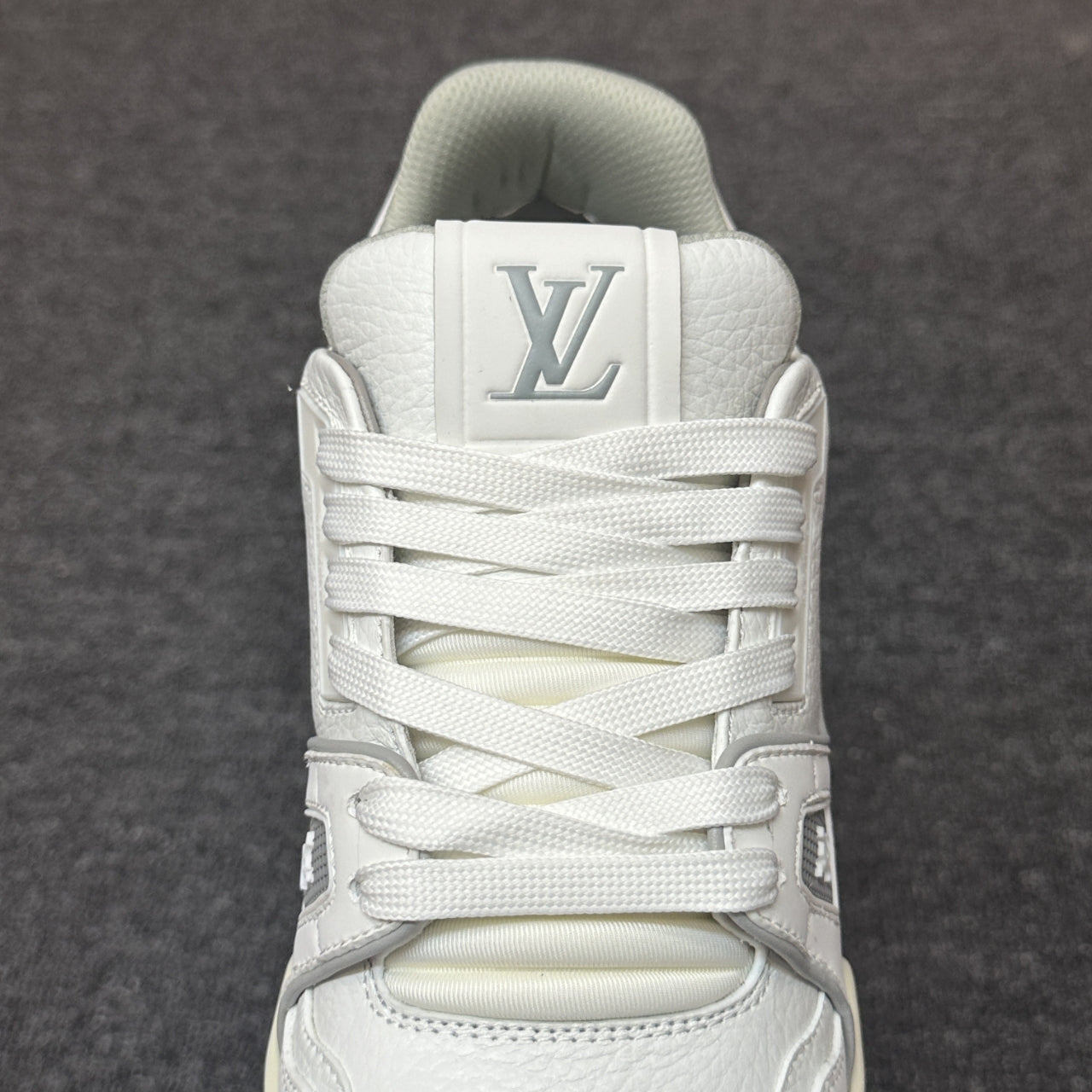 LOUIS VUITTON Trainer White denim