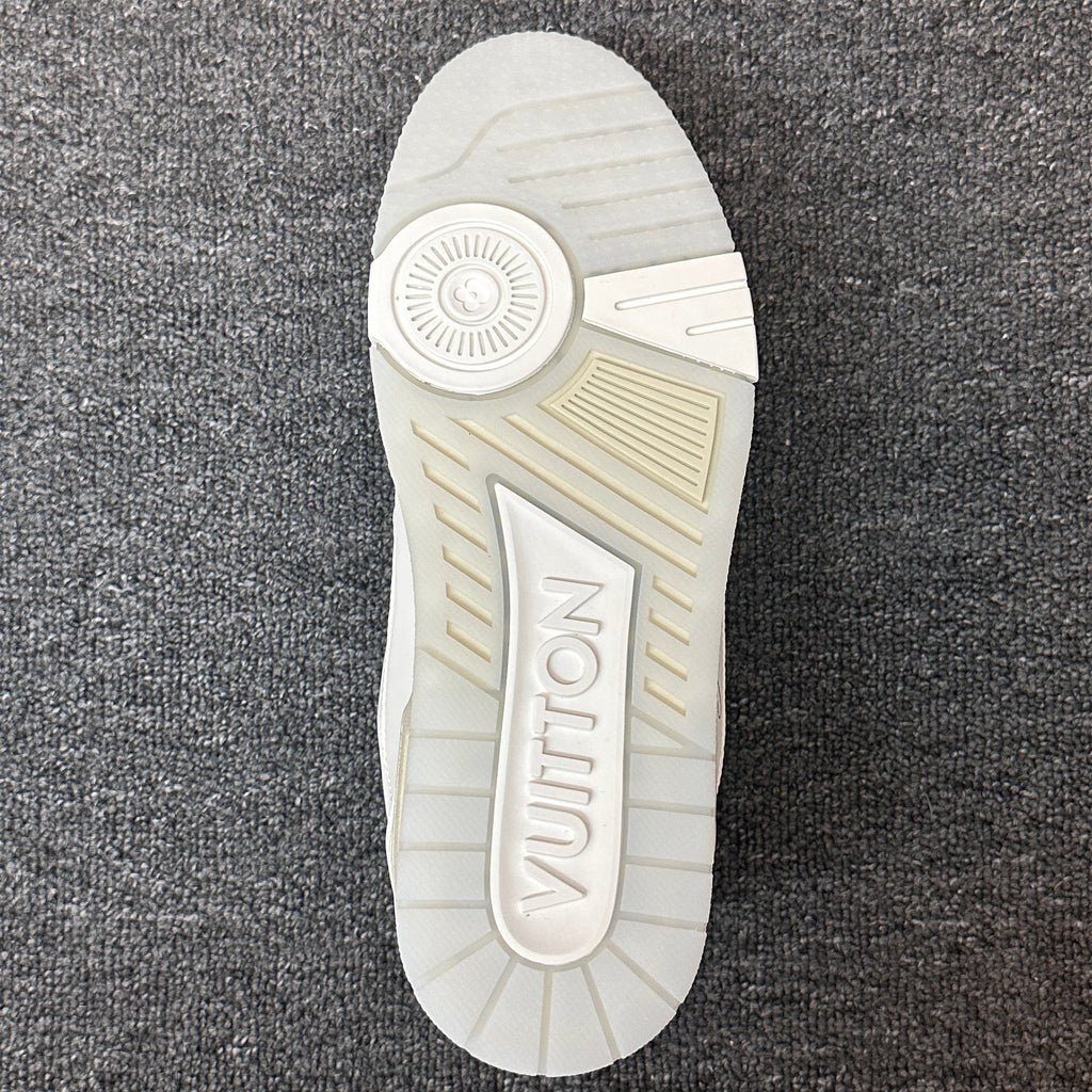 LOUIS VUITTON Trainer White denim
