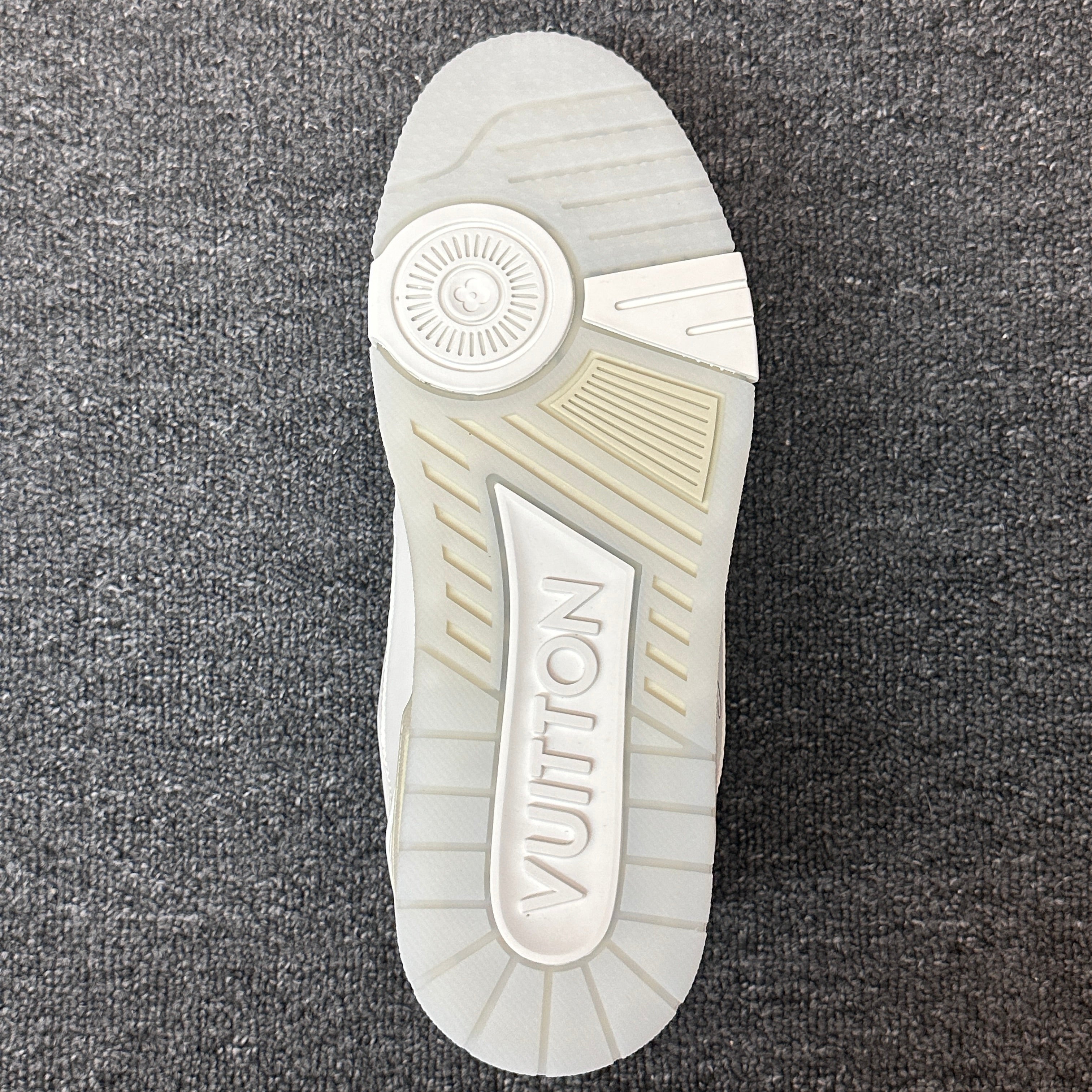 LOUIS VUITTON Trainer White denim