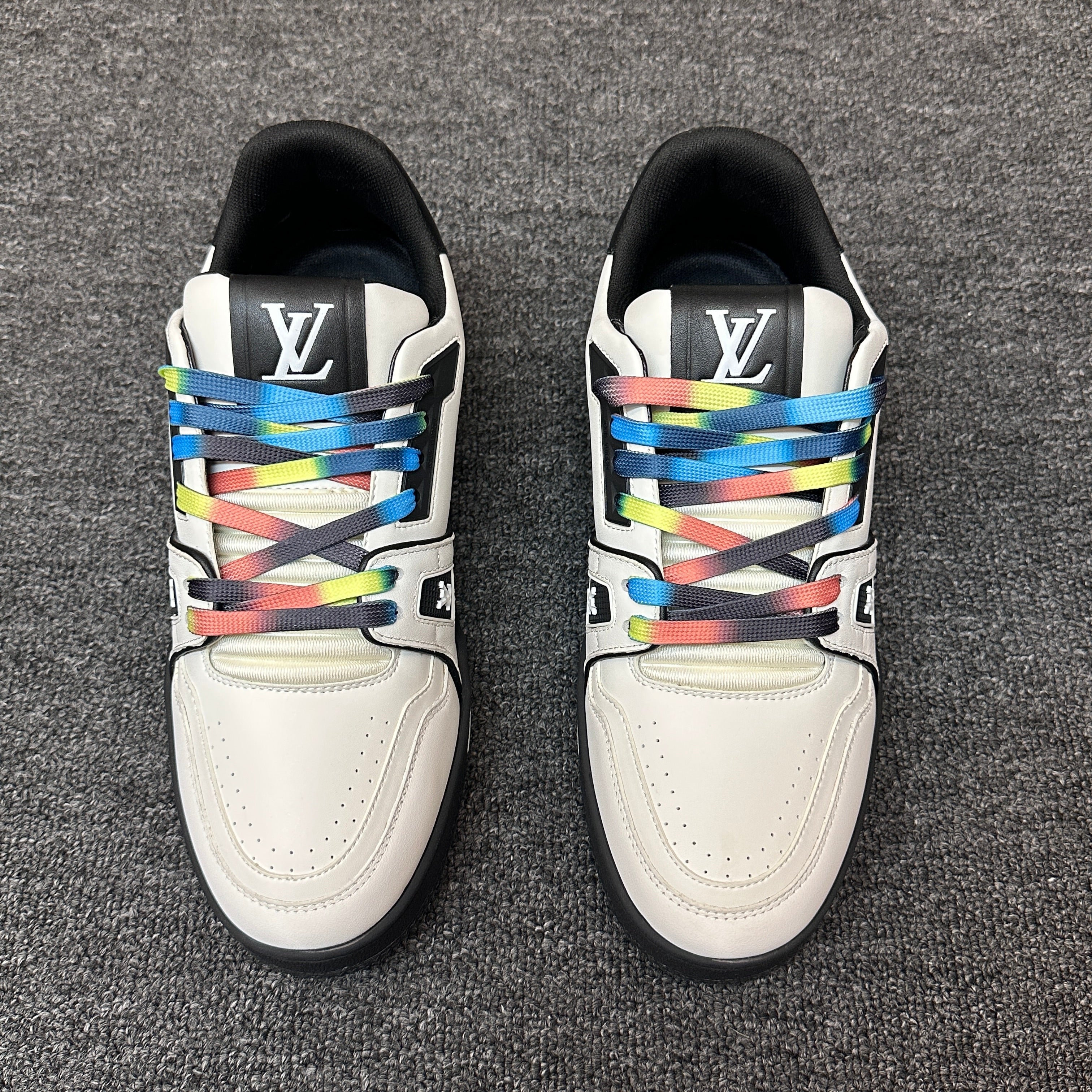 LOUIS VUITTON Trainer White-black