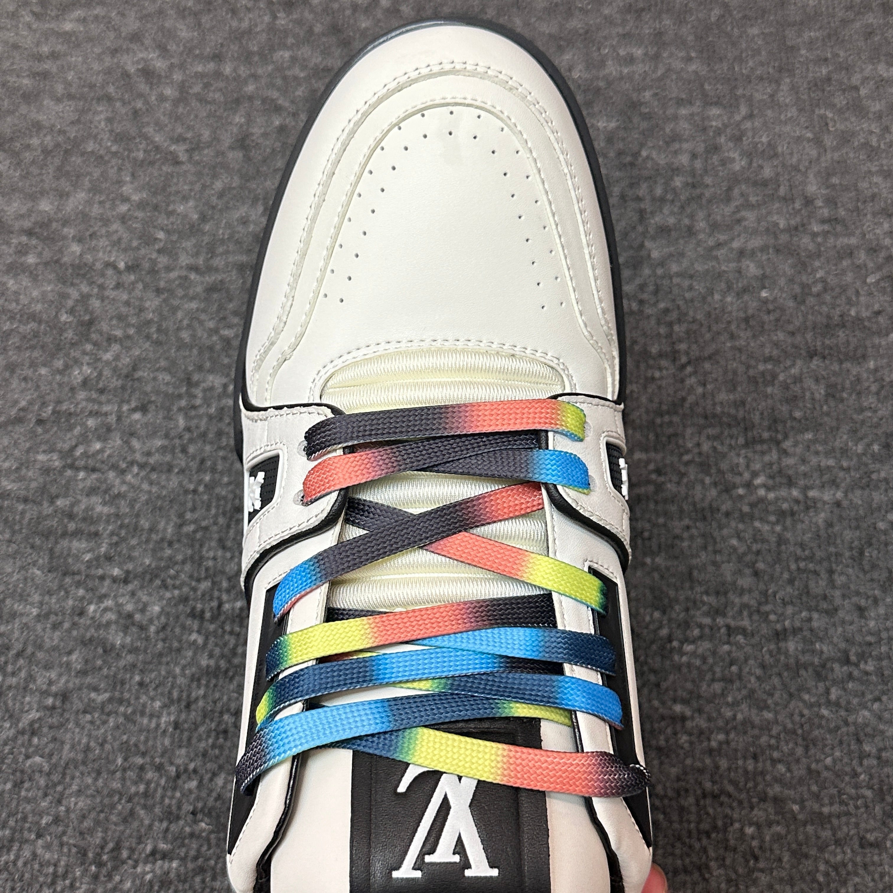 LOUIS VUITTON Trainer White-black