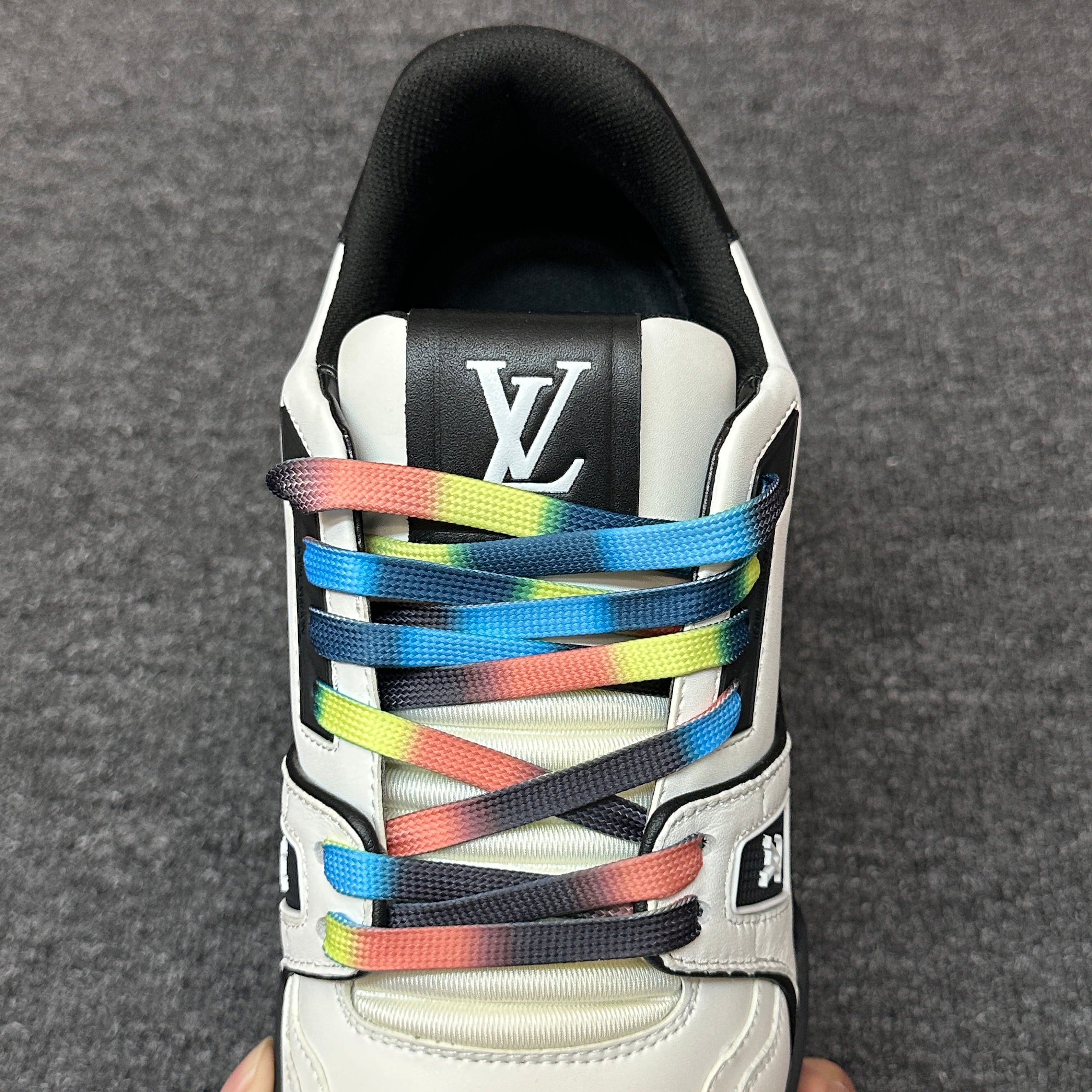LOUIS VUITTON Trainer White-black