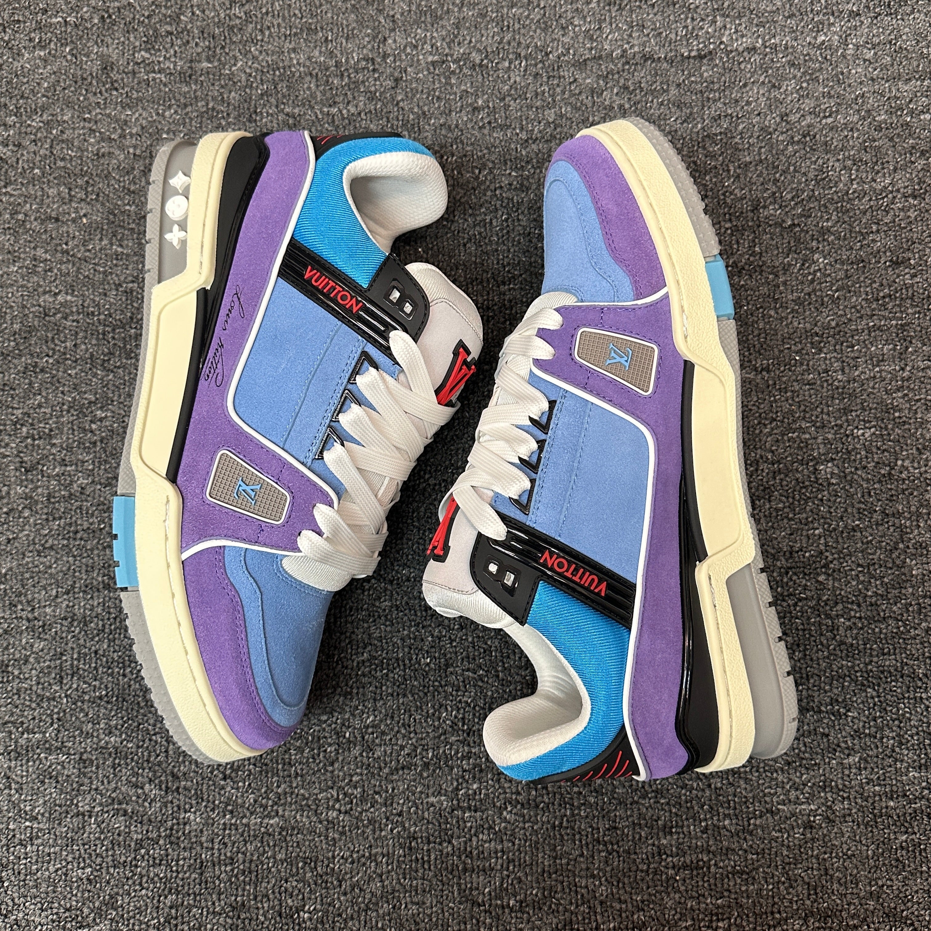 LOUIS VUITTON Trainer Blue violet