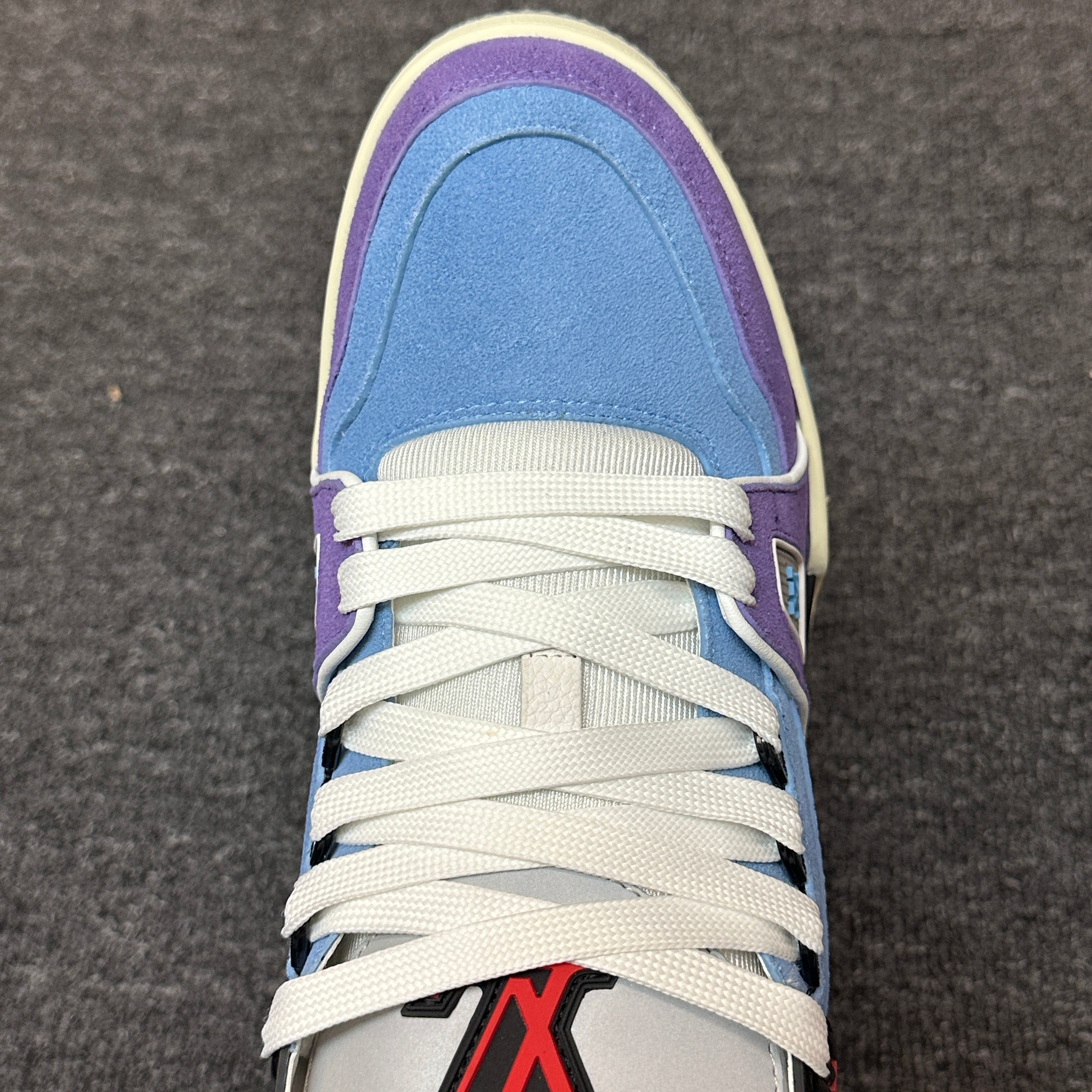 LOUIS VUITTON Trainer Blue violet