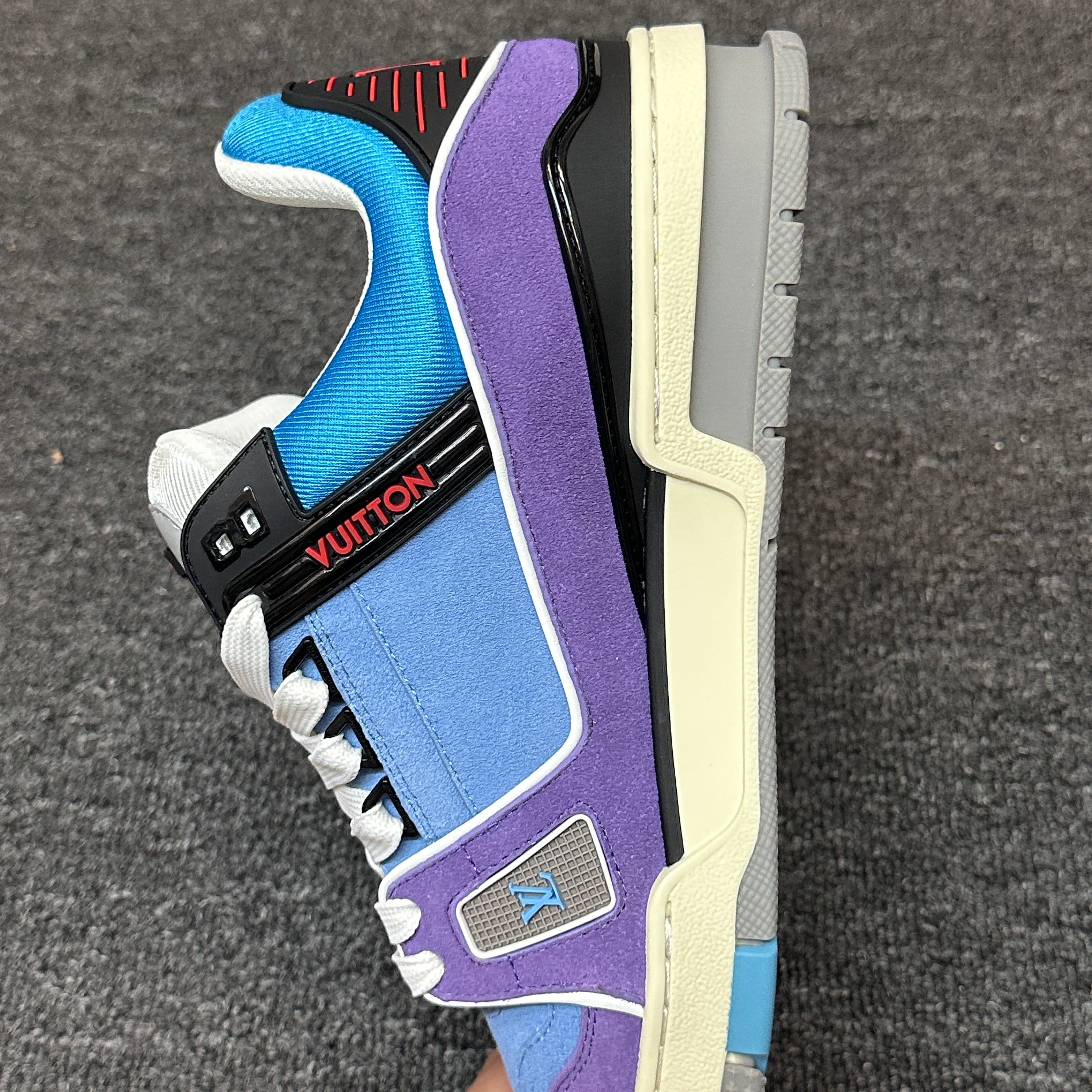 LOUIS VUITTON Trainer Blue violet