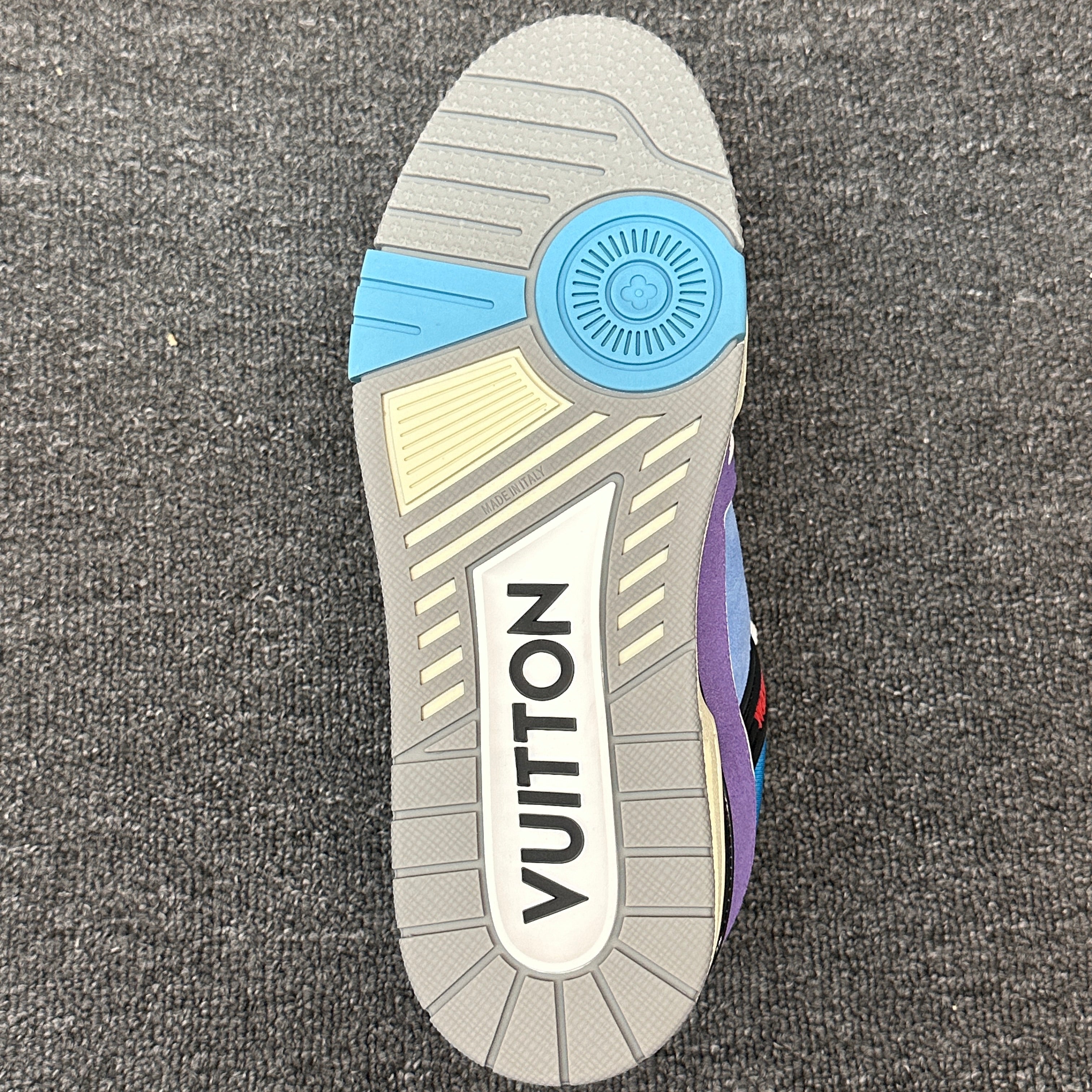 LOUIS VUITTON Trainer Blue violet