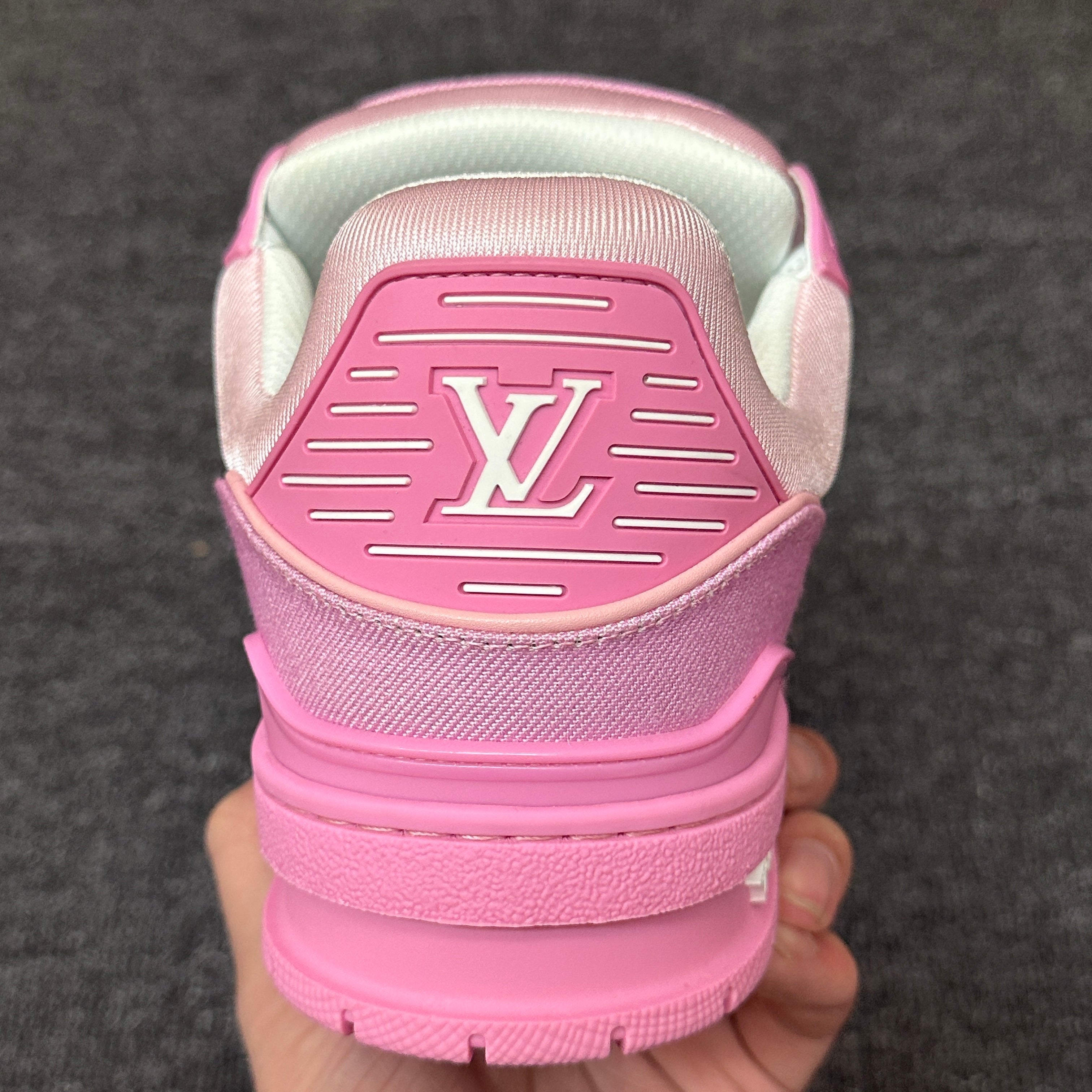 LOUIS VUITTON Trainer Powder
