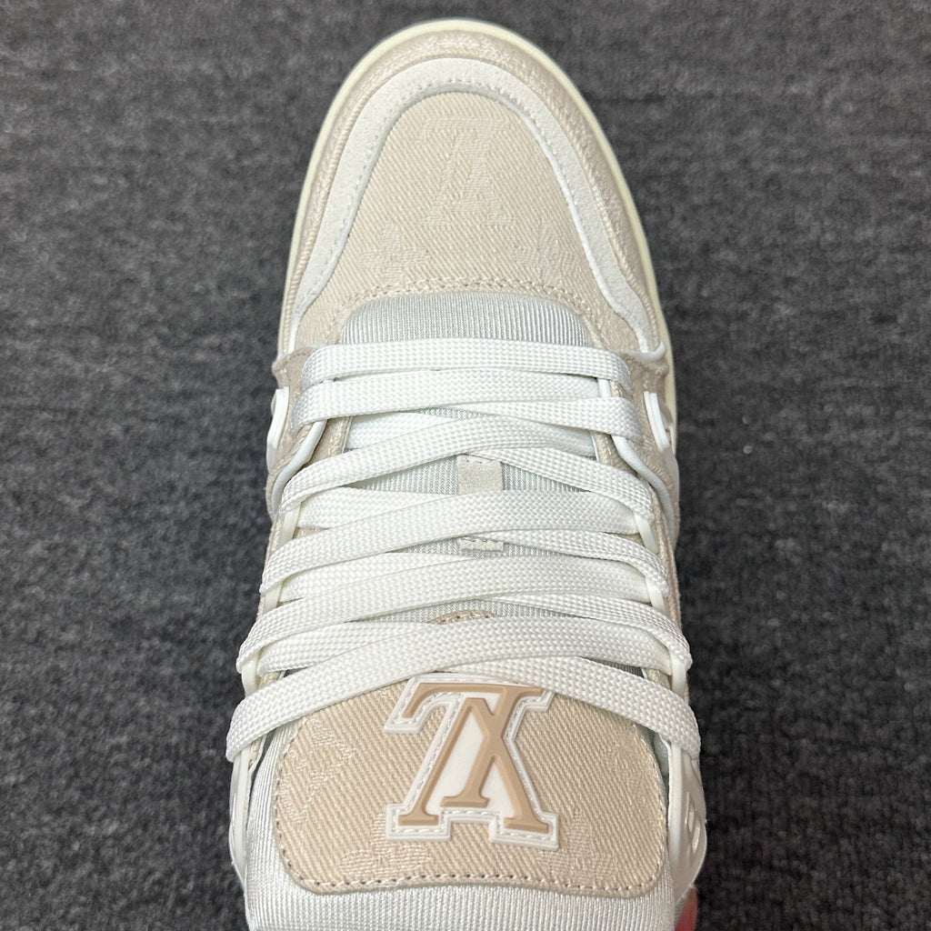 LOUIS VUITTON Trainer white rice
