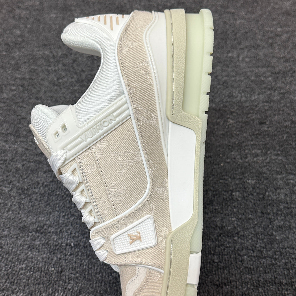 LOUIS VUITTON Trainer white rice