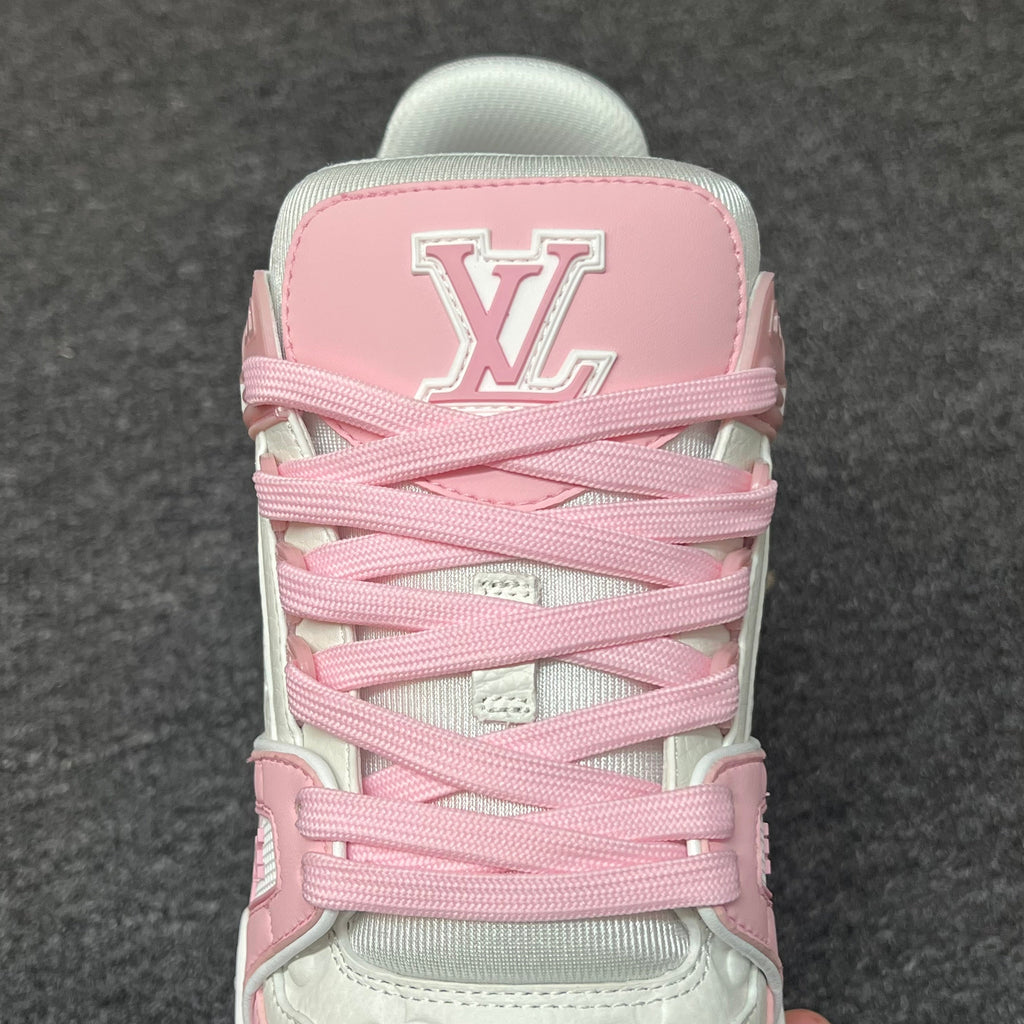 LOUIS VUITTON Trainer White powder