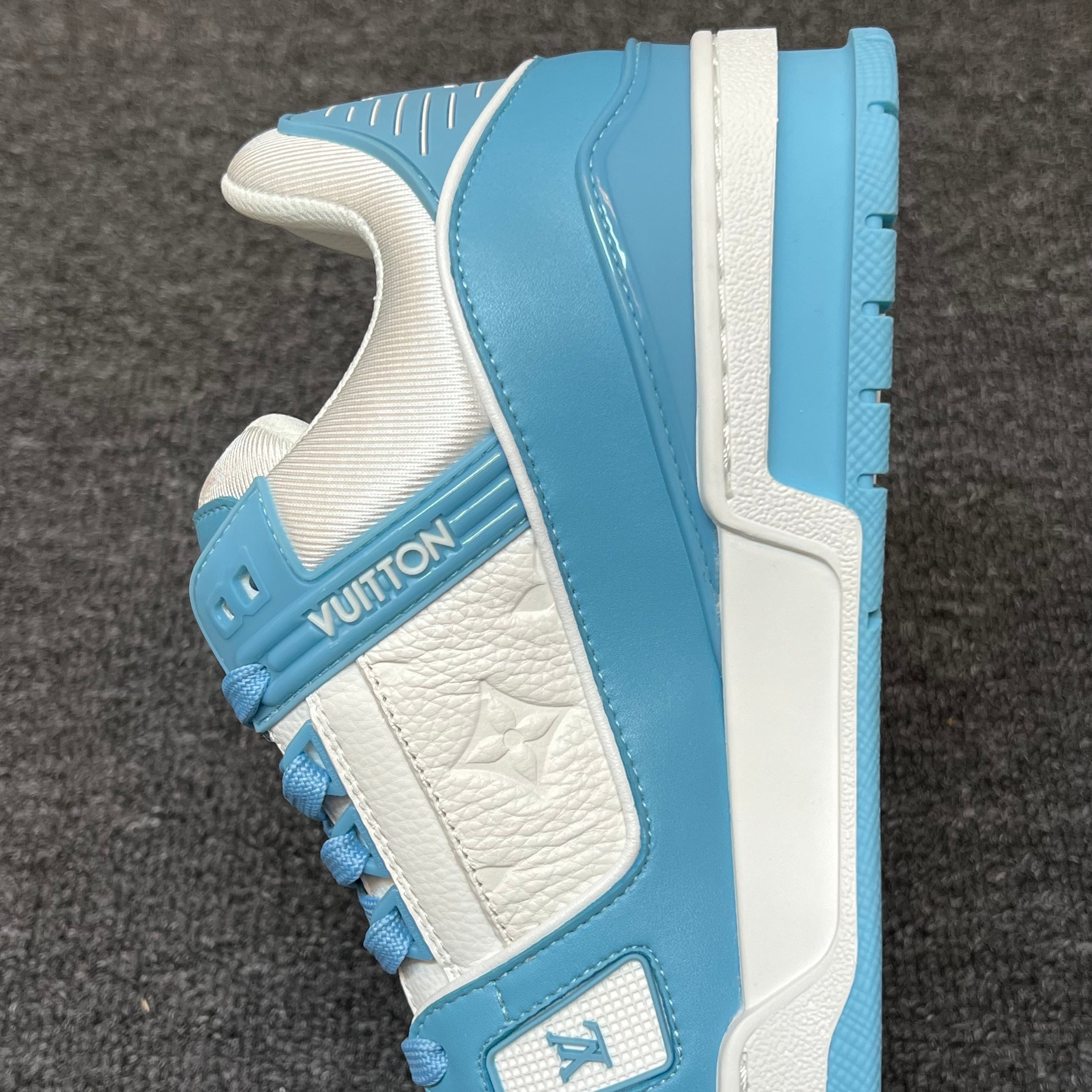 LOUIS VUITTON Trainer White White-blue