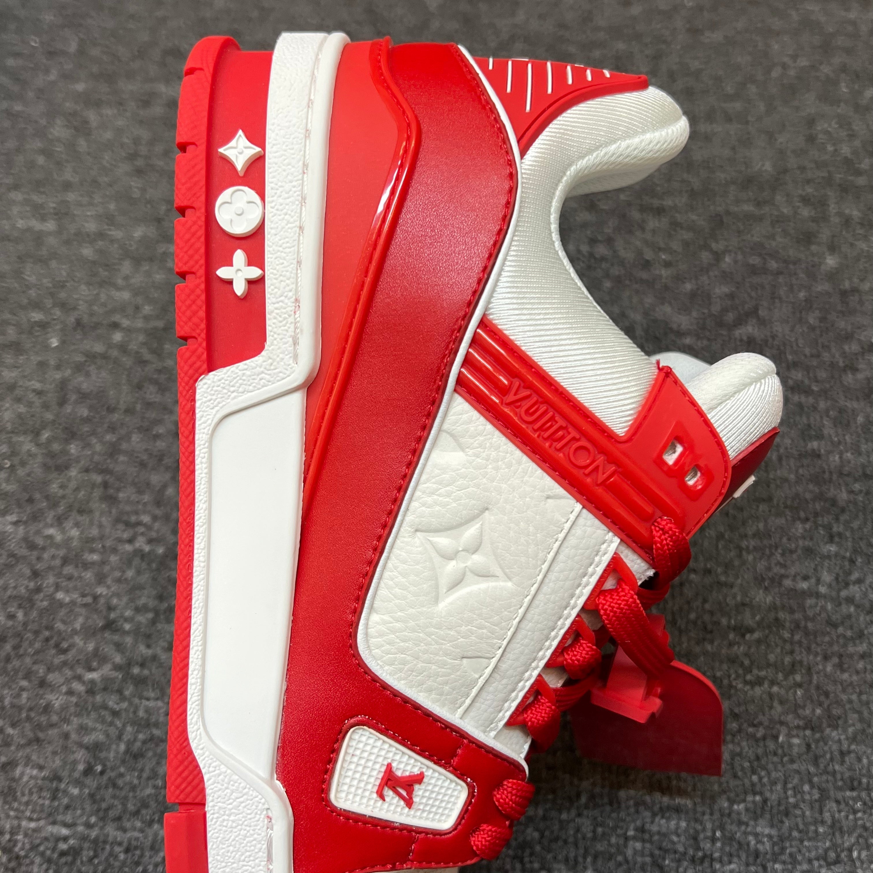 LOUIS VUITTON Trainer White White-red