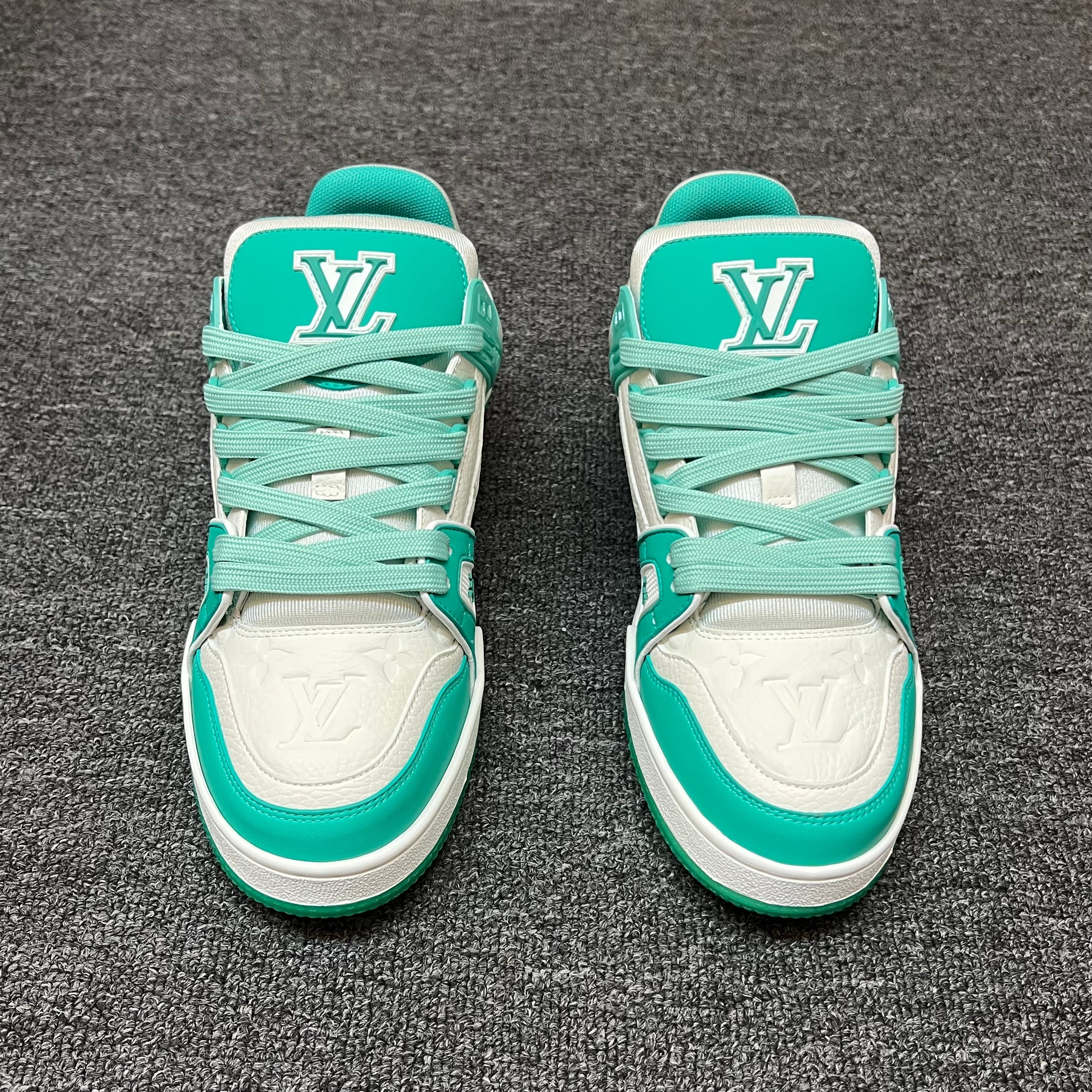 LOUIS VUITTON TrainerWhite White light blue