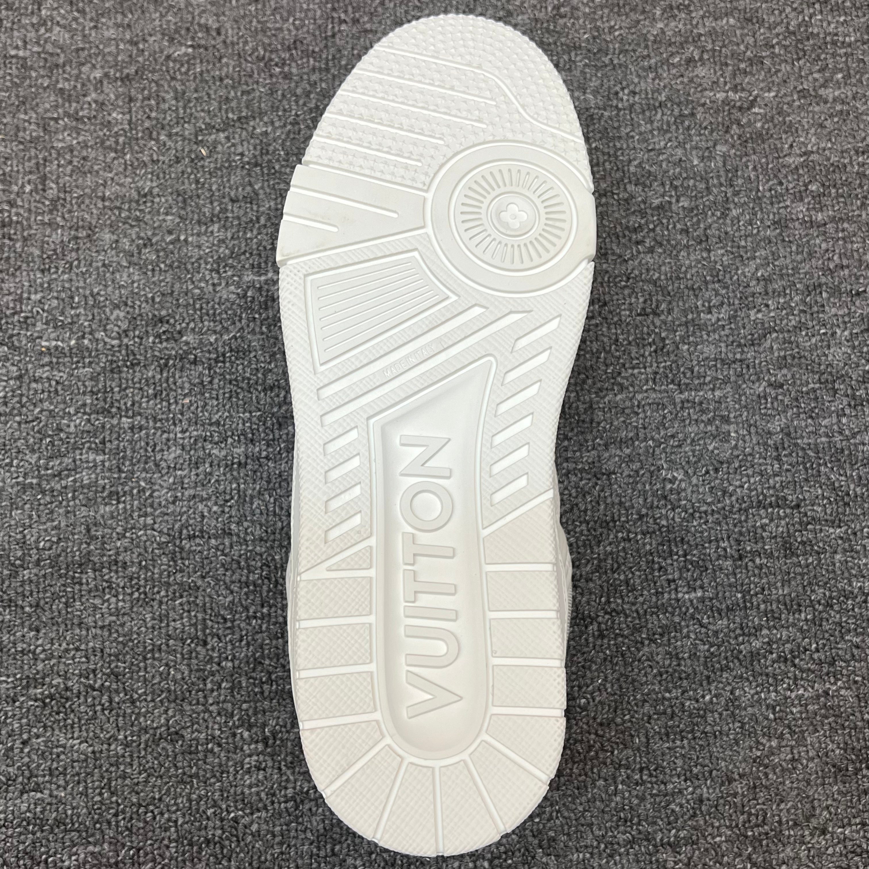 LOUIS VUITTON TrainerWhite White