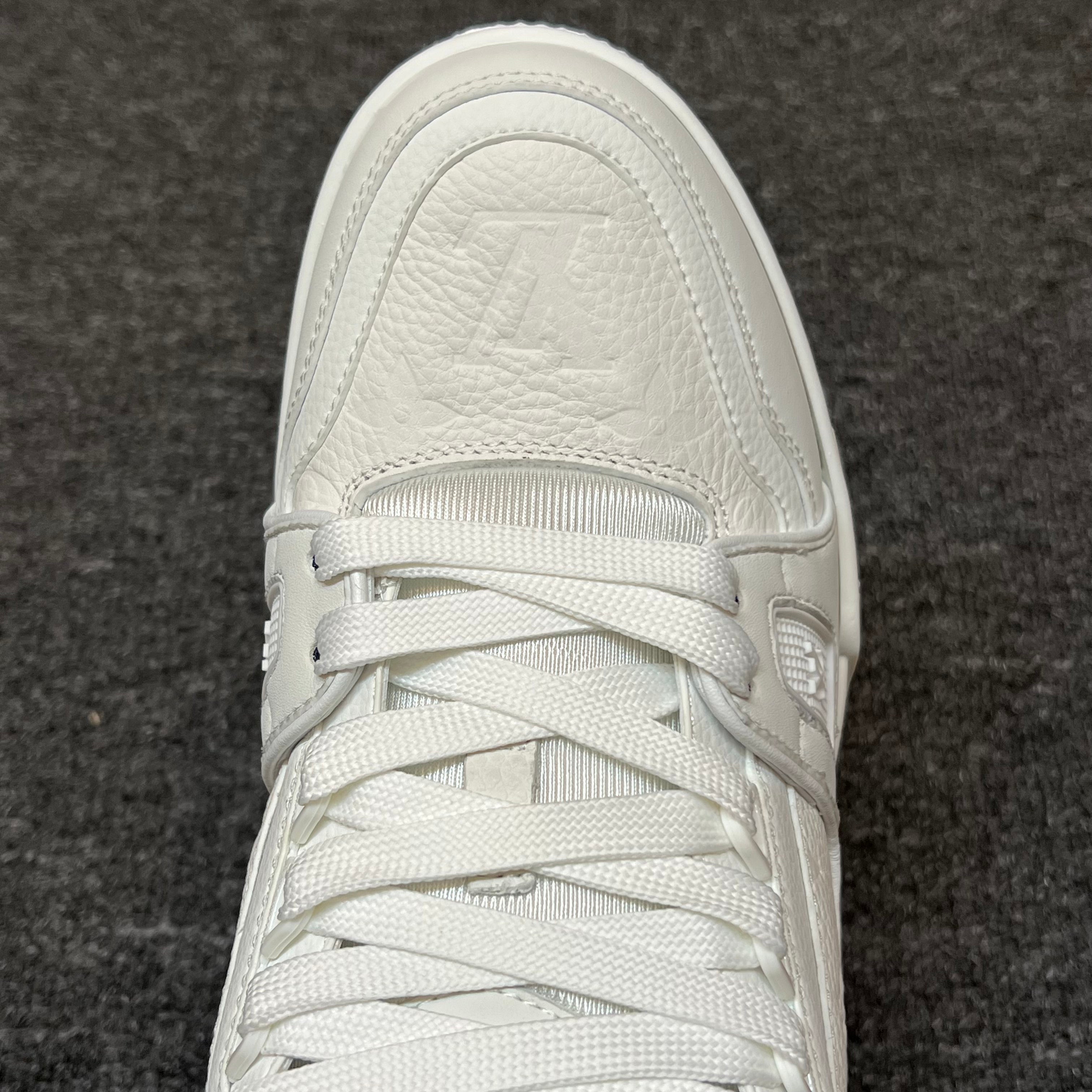 LOUIS VUITTON TrainerWhite White